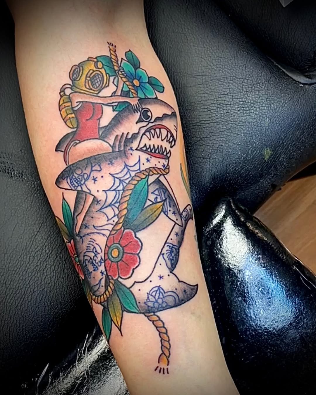 Tattoo by @jen_godfreytattoos — american_traditional, neo_traditional