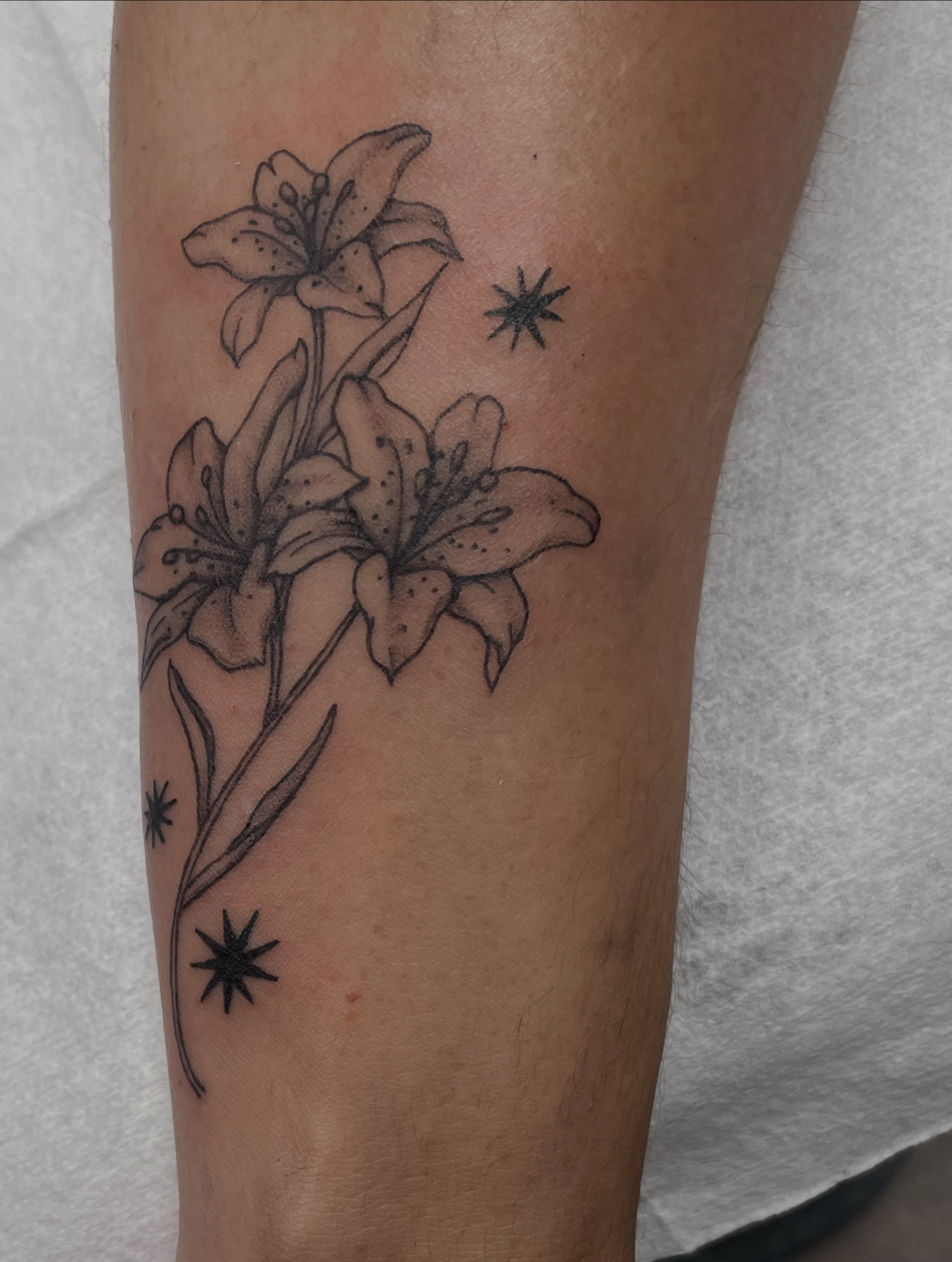 Tattoo by @mosestattoos — black_and_grey