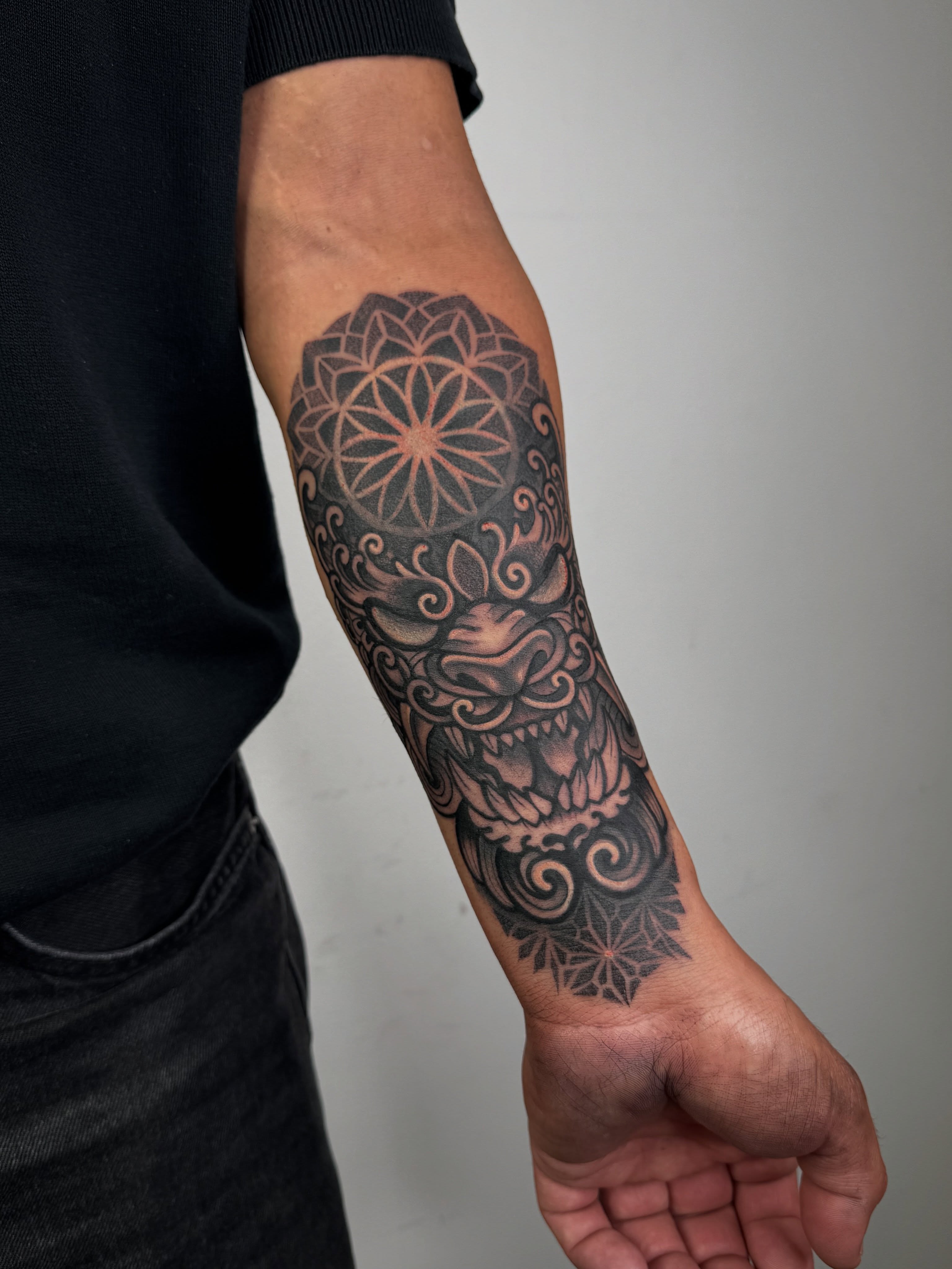 Tattoo by @ermetica_tattoo — black_and_grey, geometric