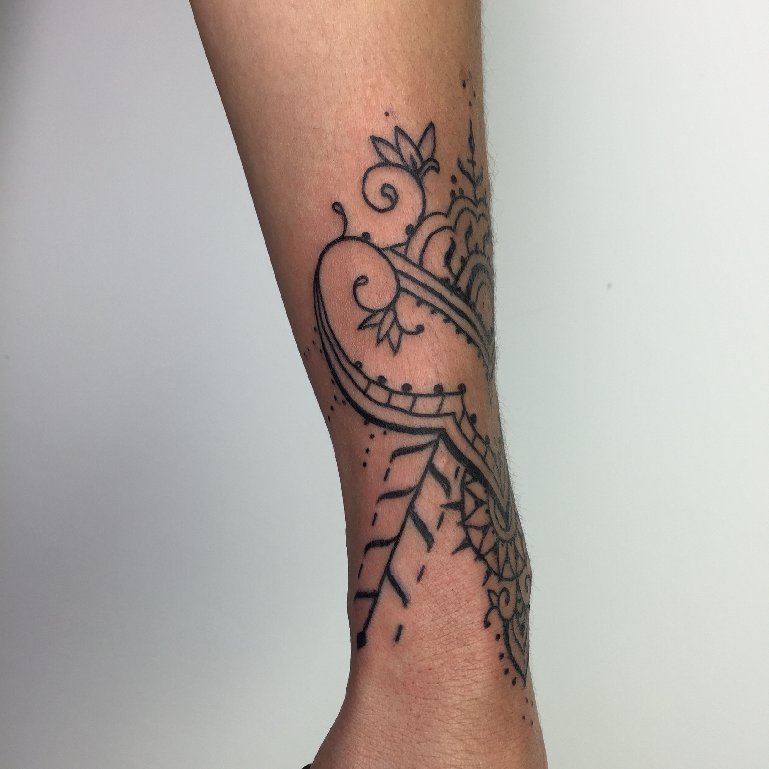 Tattoo by @daverodrigueztattoos — dotwork, ornamental