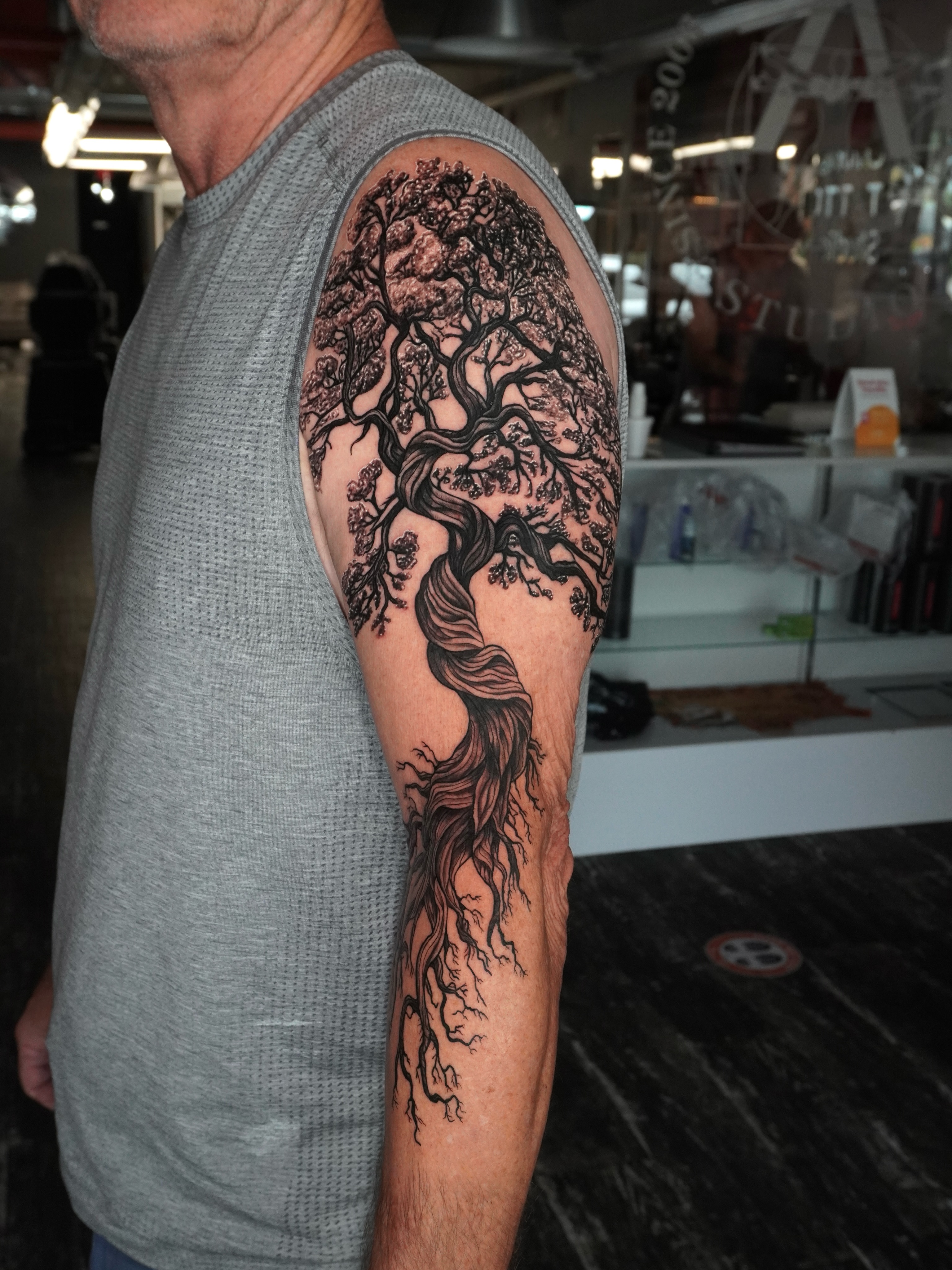 Tattoo by @santostefano.tattoo โ black_and_grey