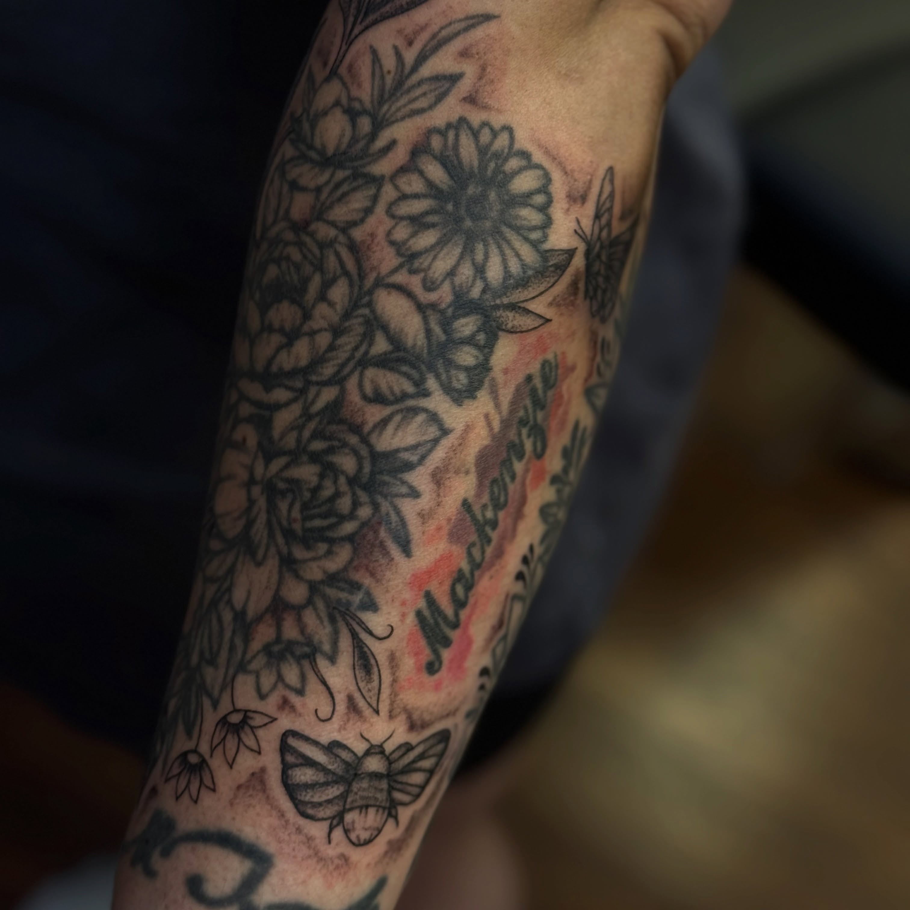 Floral bouquet American traditional tattoo on the forearm by 𝕽𝖆𝖈𝖍𝖊𝖑 𝕽𝖆𝖉𝖎𝖈𝖆𝖑 Queens Tattooer