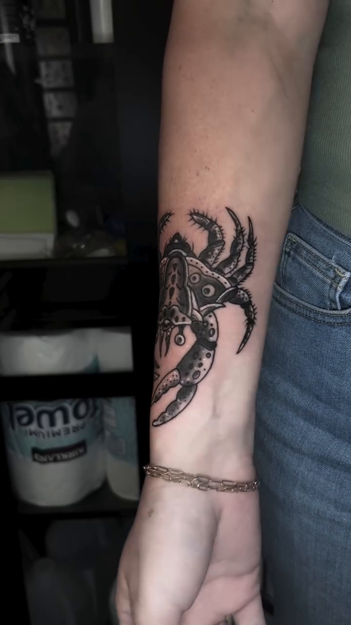 Tattoo by @carlentatooine — blackwork, geometric