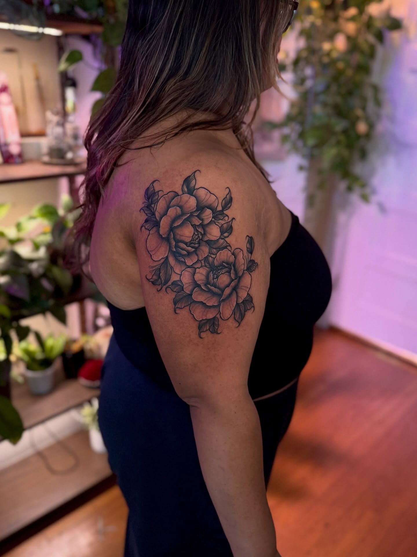 Roses black and grey tattoo on the shoulder by Angie Cotton