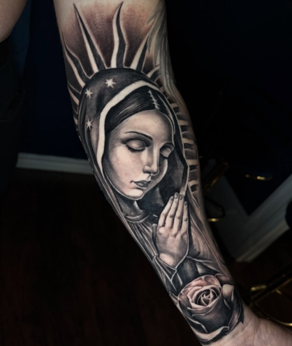 Tattoo by @tattoos_by_angiiee — black_and_grey, realism