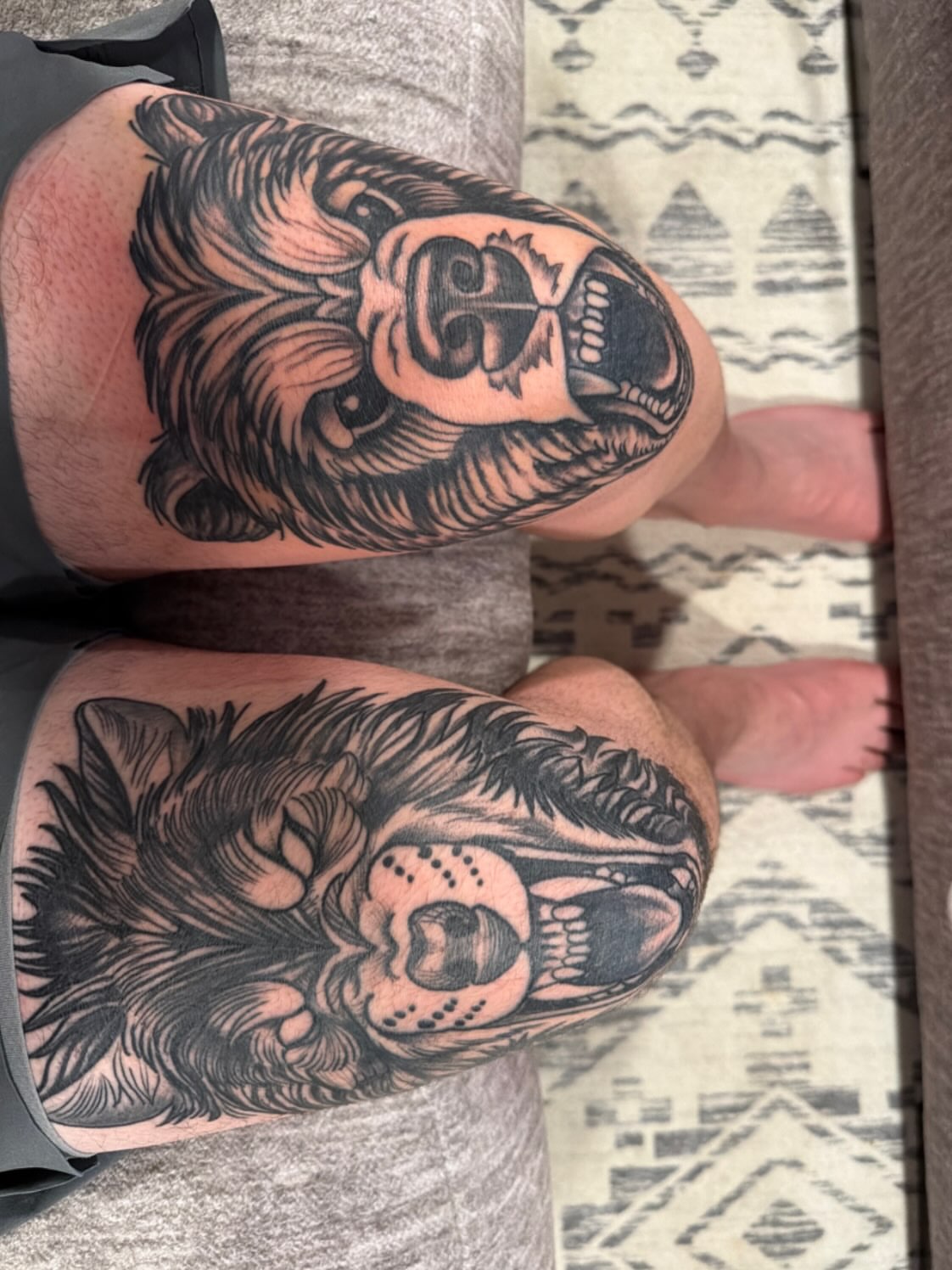 Bear realism tattoo on the thigh by Vincent Merys
