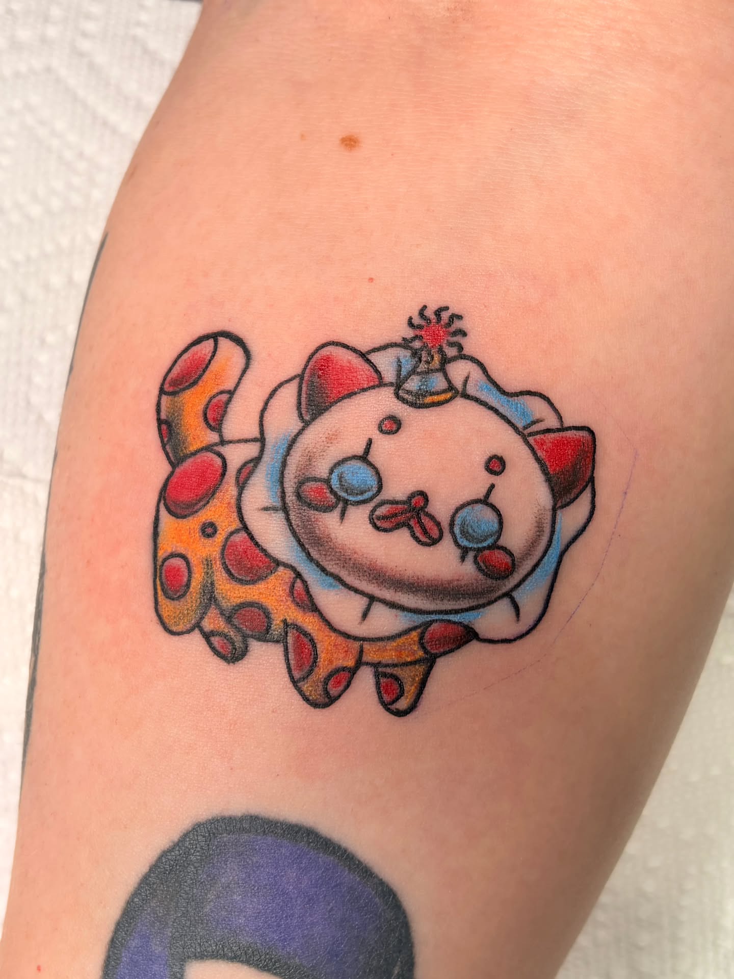 Tattoo by @ichigosworldtattoos — new_school, dotwork