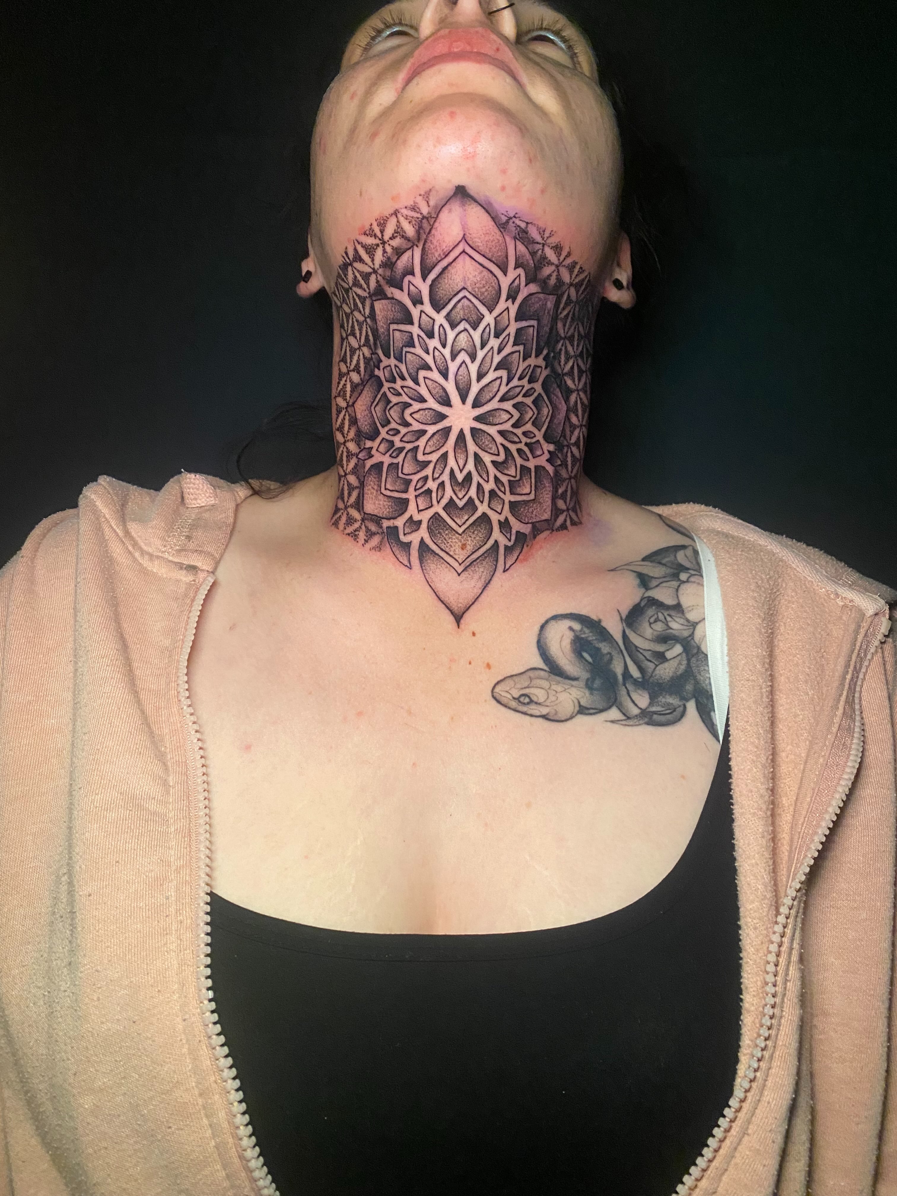 Mandala geometric tattoo on the neck by @dom_macio_tattoo