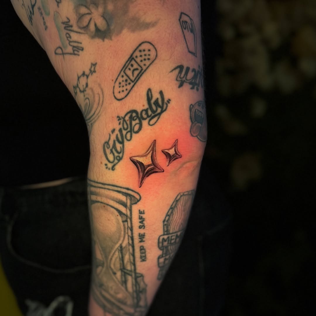 Two sparkling stars minimalist tattoo on the forearm by 🌸Cinthia ちゃん🌹, New York, New York