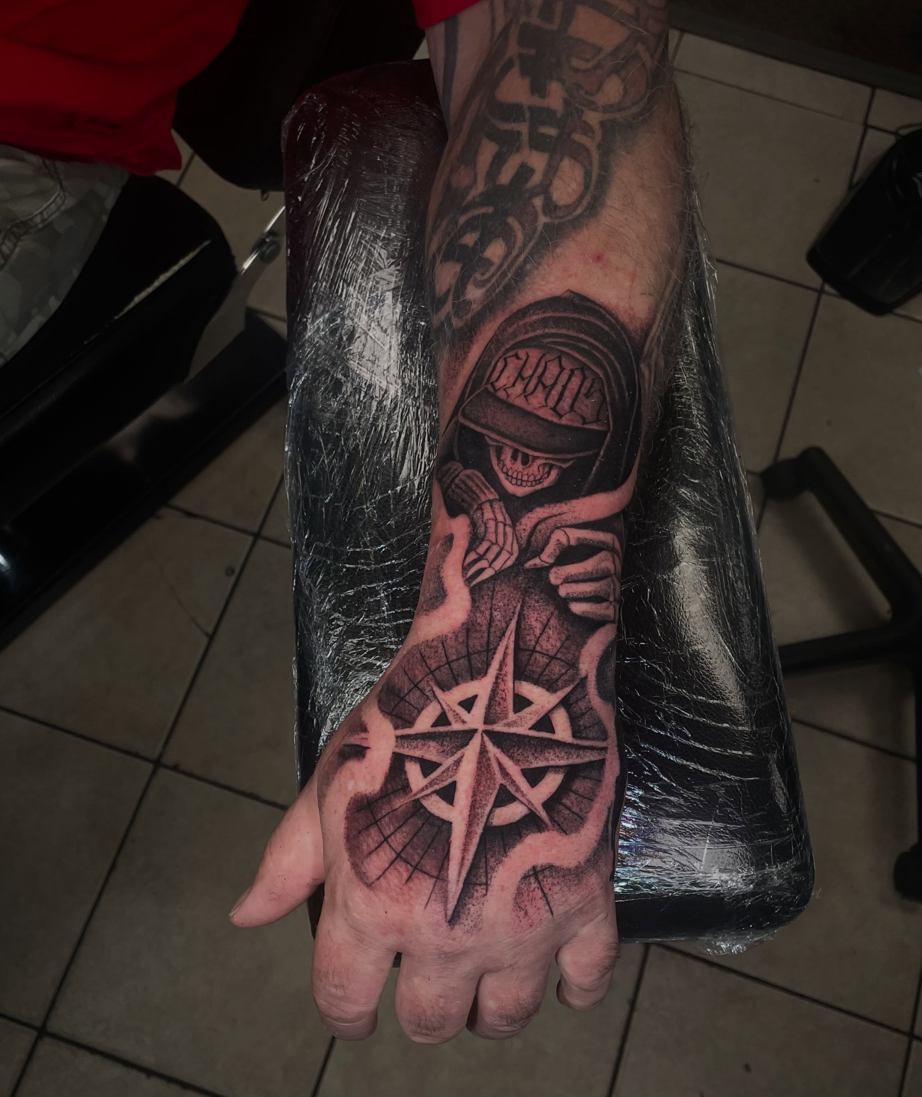 Skeleton with compass realism tattoo on the hand by Shadoww Espinoza