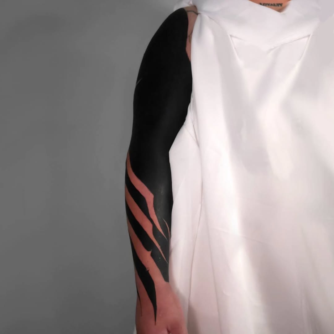 Tattoo by @ceso732 β blackwork