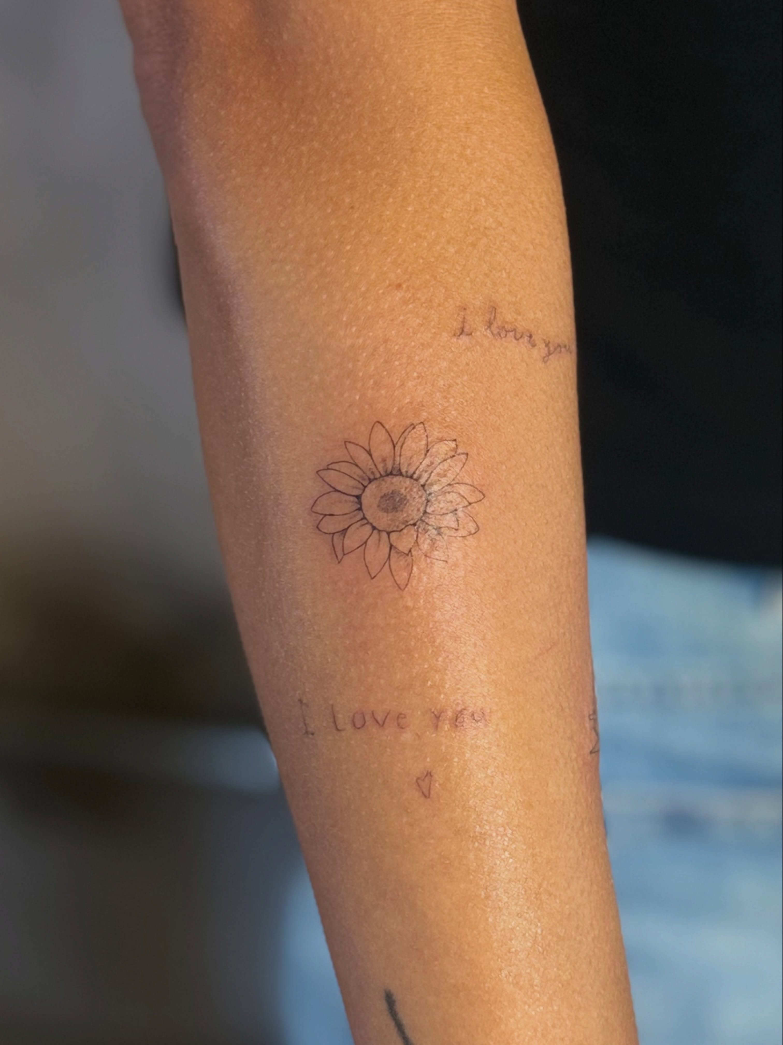 Sunflower black and grey tattoo on the forearm by 𝙸𝚗𝚔𝚊𝚗𝚍𝚕𝚒𝚕𝚢𝚜 🤎💉🐻🌸