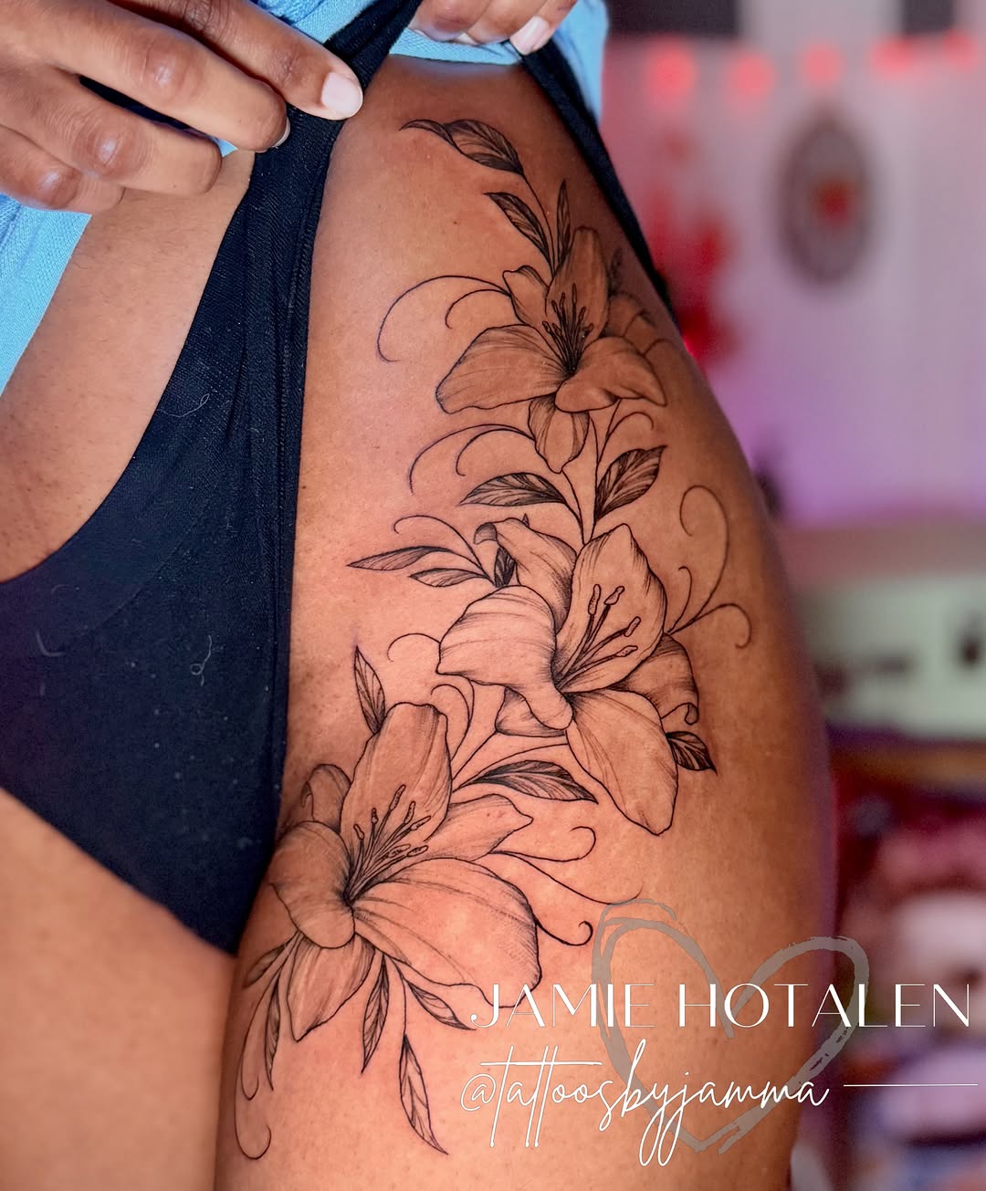 Lilies black and grey tattoo on the thigh by πππππππ π½π² ππππππ π°πππππ π πΉππππ π·ππππππβ¨