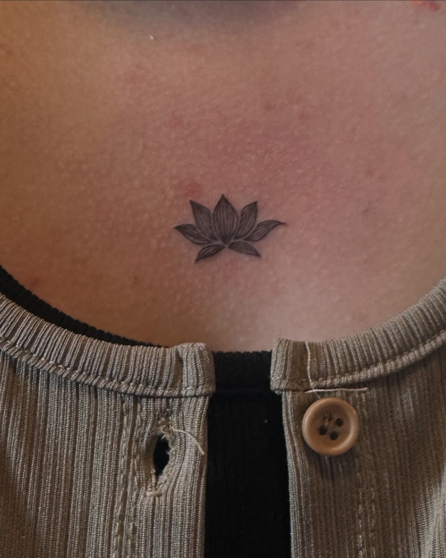 Tattoo by @peter_pen_tt — black_and_grey