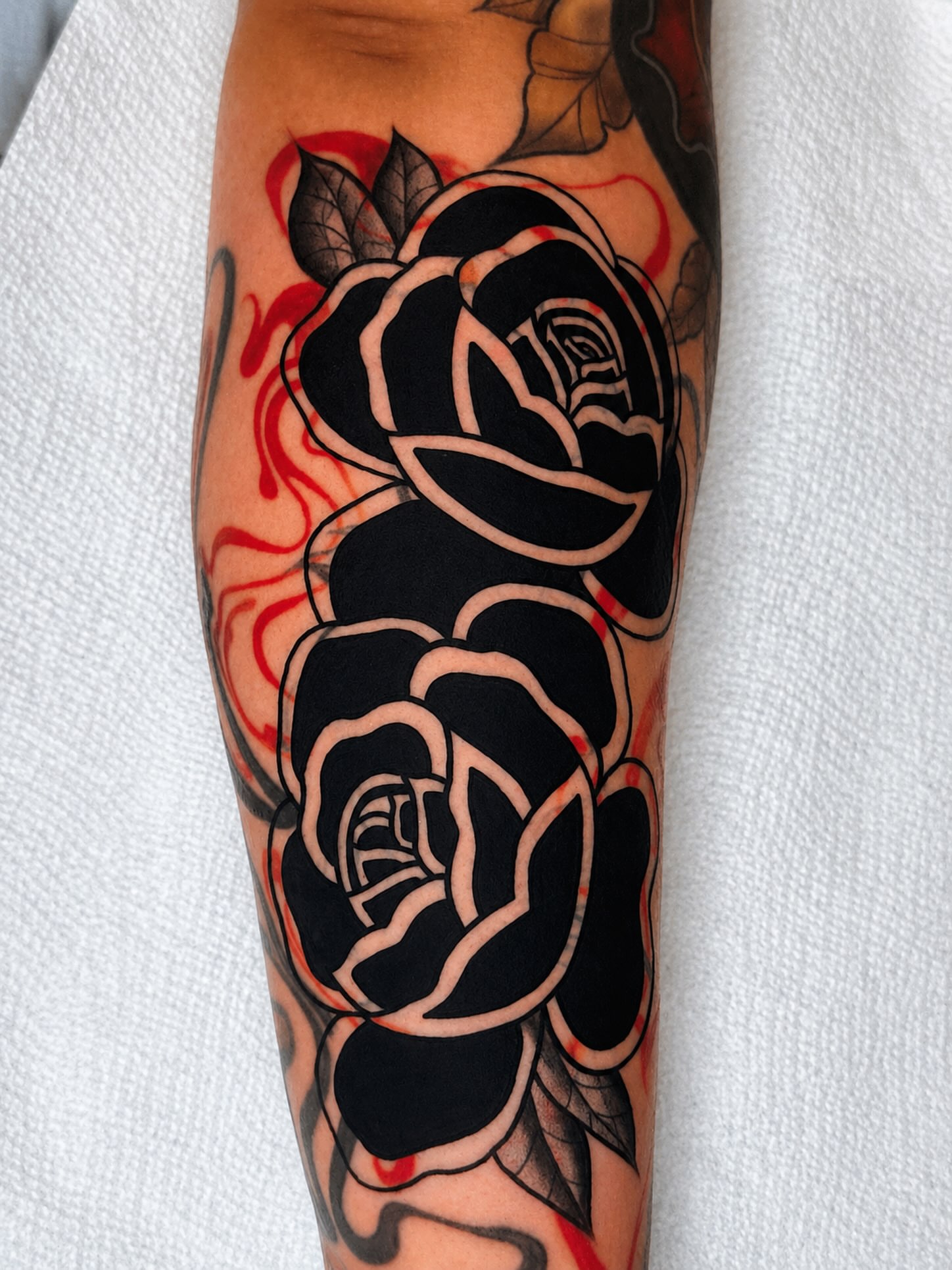 Roses black and grey tattoo on the forearm by 𝕳𝖆𝖓𝖓𝖆𝖍 𝕮𝖆𝖓𝖋𝖎𝖊𝖑𝖉 ✨ Memphis Tattoo Artist, Memphis, Tennessee