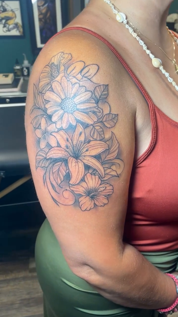 Tattoo by @tattoosbybluez — black_and_grey, fine_line