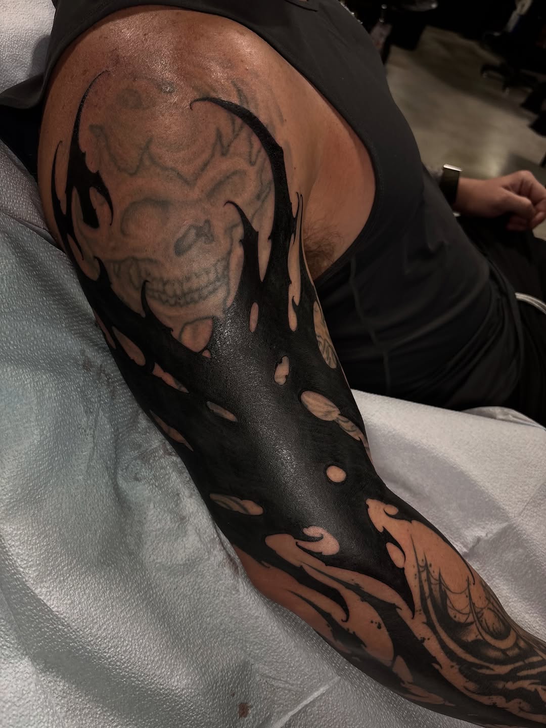 Tattoo by @sofiarosetattoos — blackwork