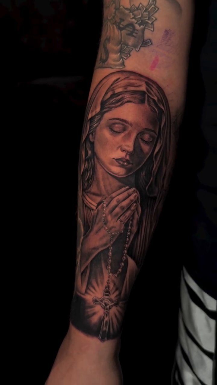 Tattoo by @absolute_culturemx — realism, black_and_grey
