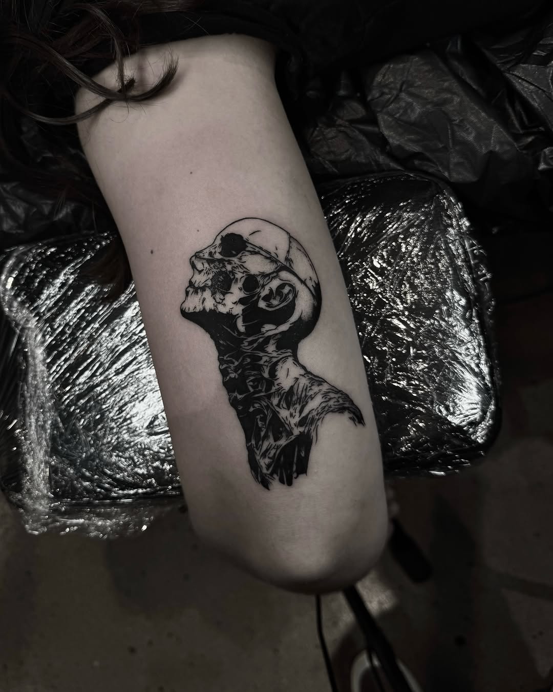 Tattoo by @vamos_tat — blackwork, dark_realism