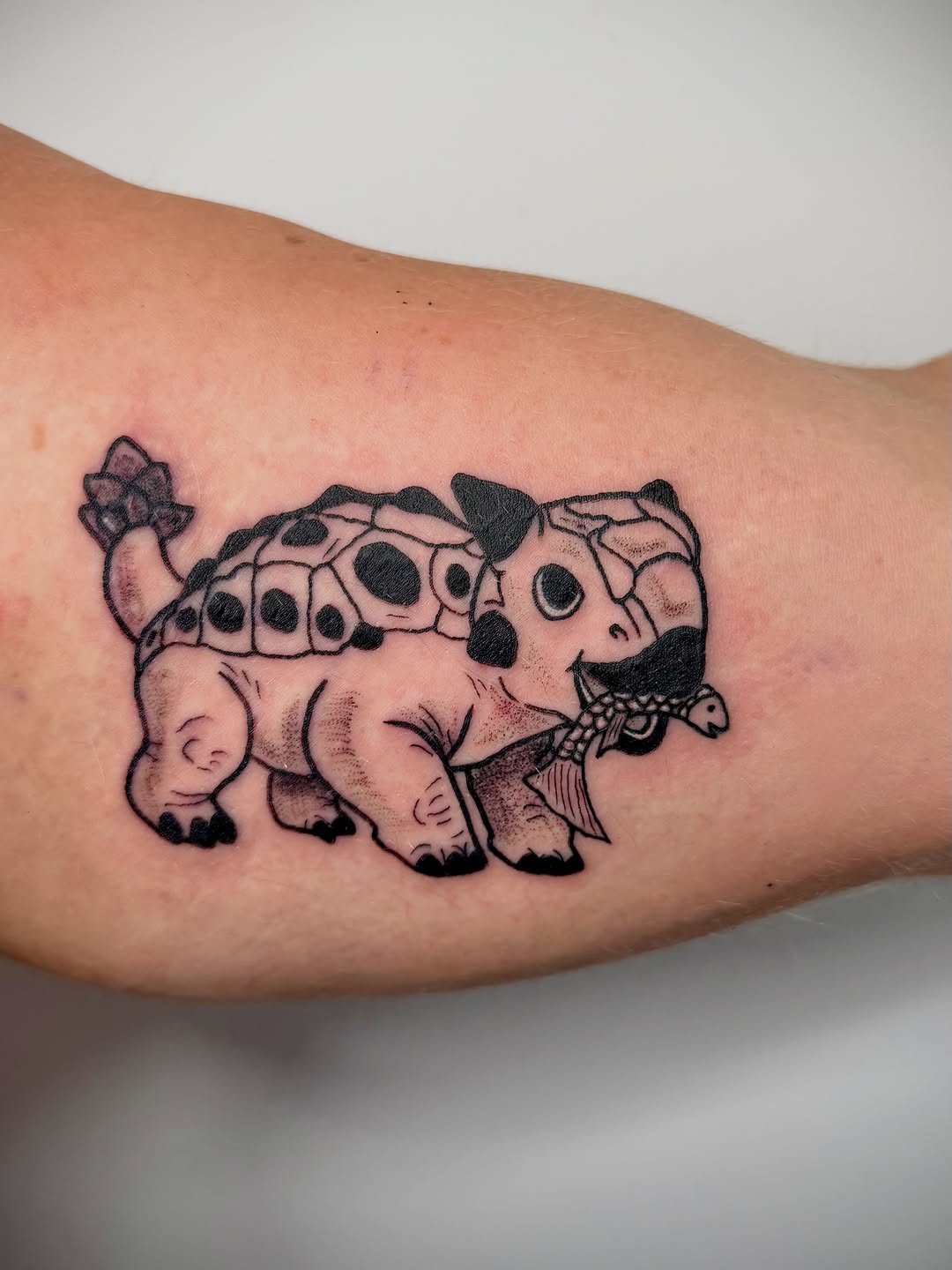 Tattoo by @ombre_mystic — new_school, illustrative