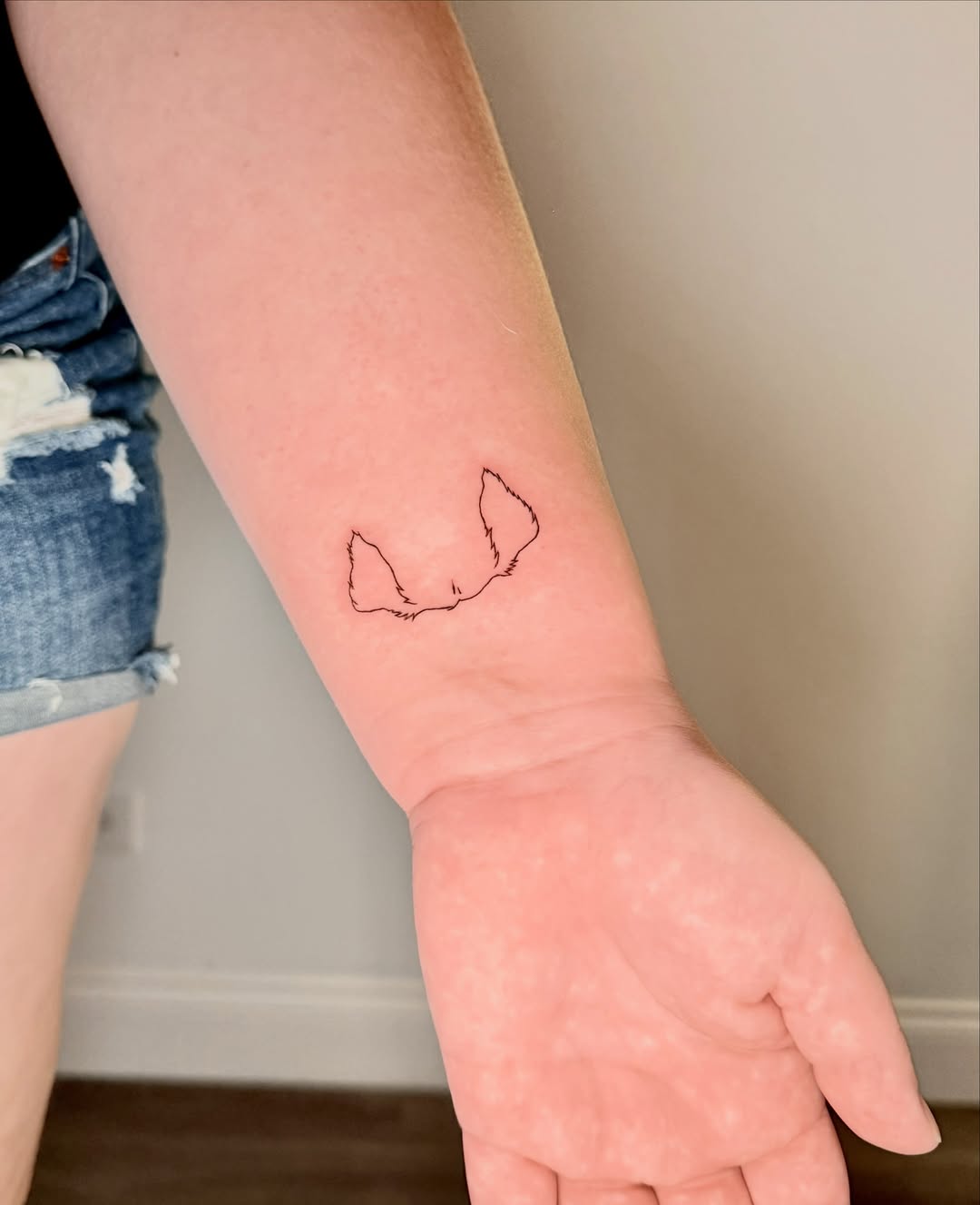Bird fine line tattoo on the forearm by Fine Line Tattoo Artist
