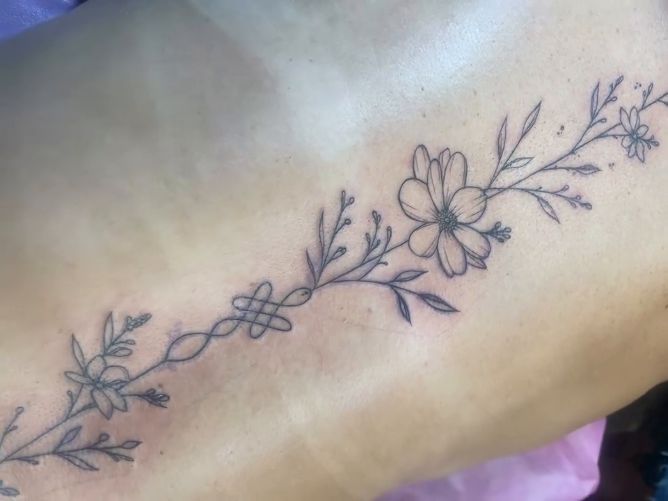 Tattoo by @tattoosbybluez — fine_line