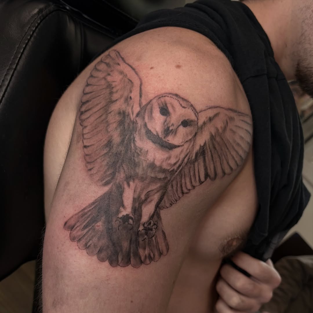 Owl realism tattoo on the shoulder by Cincinnati Tattoo Artist