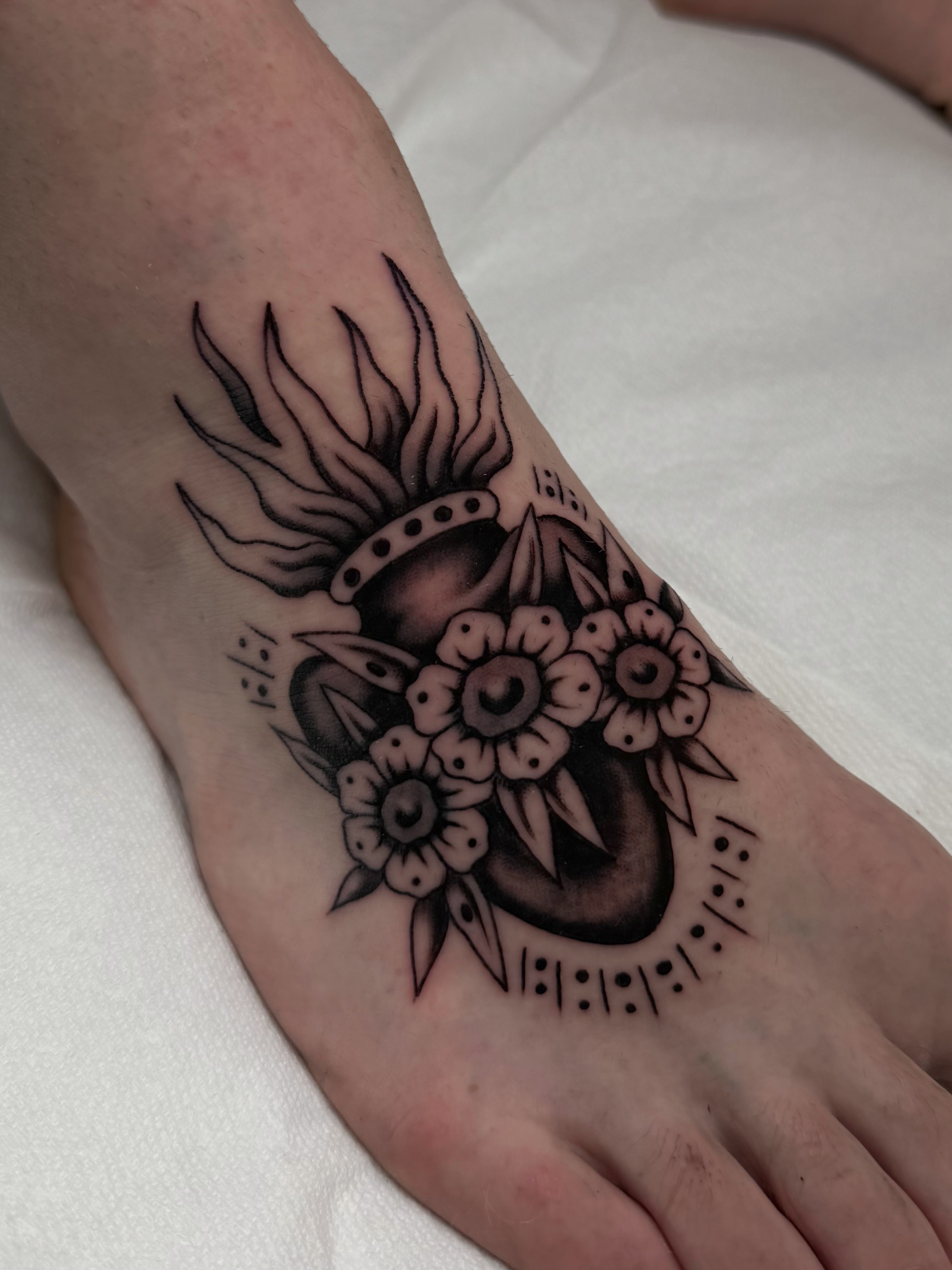 Tattoo by @caseyxsullivan — black_and_grey
