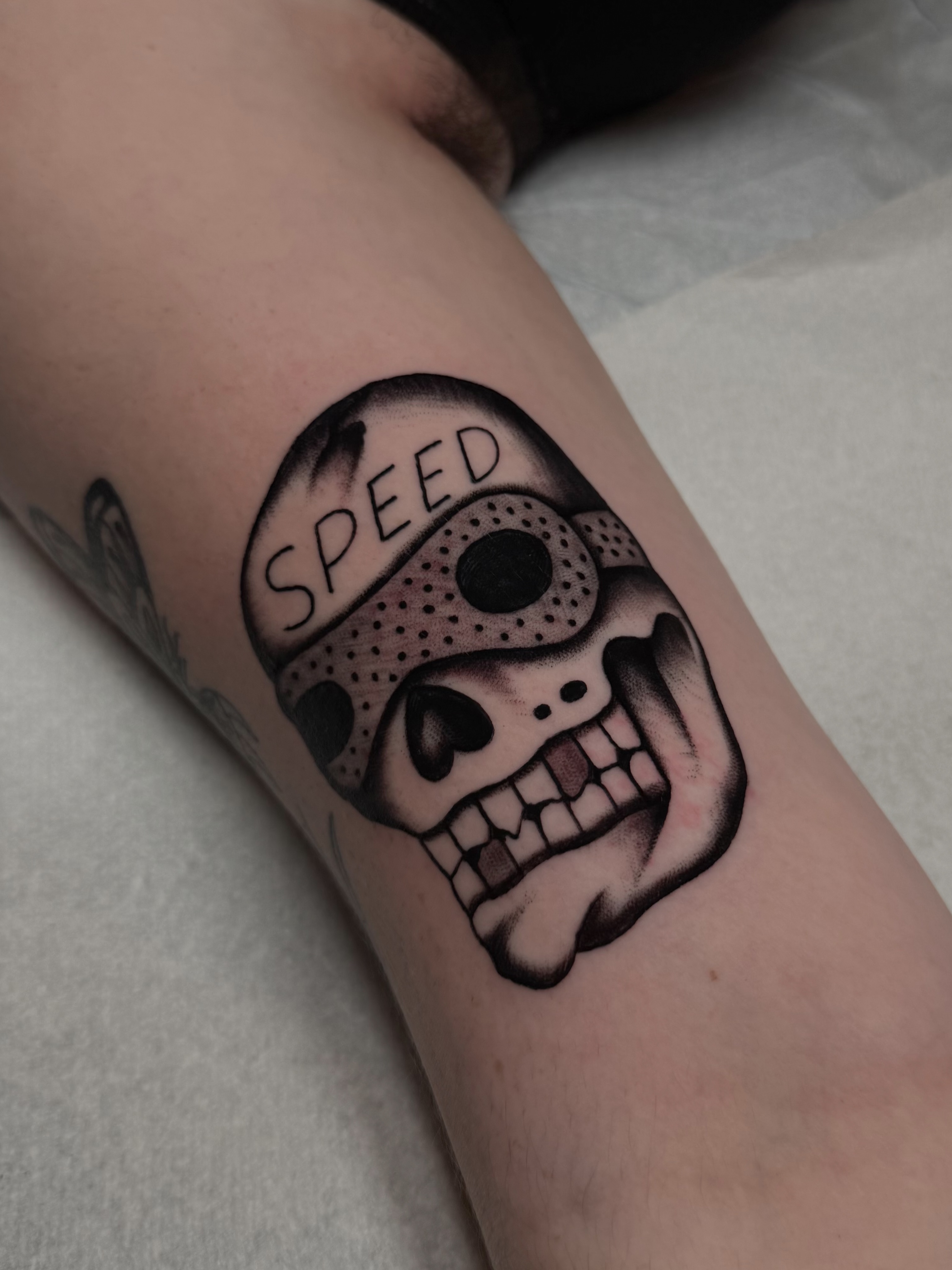 Tattoo by @caseyxsullivan — black_and_grey