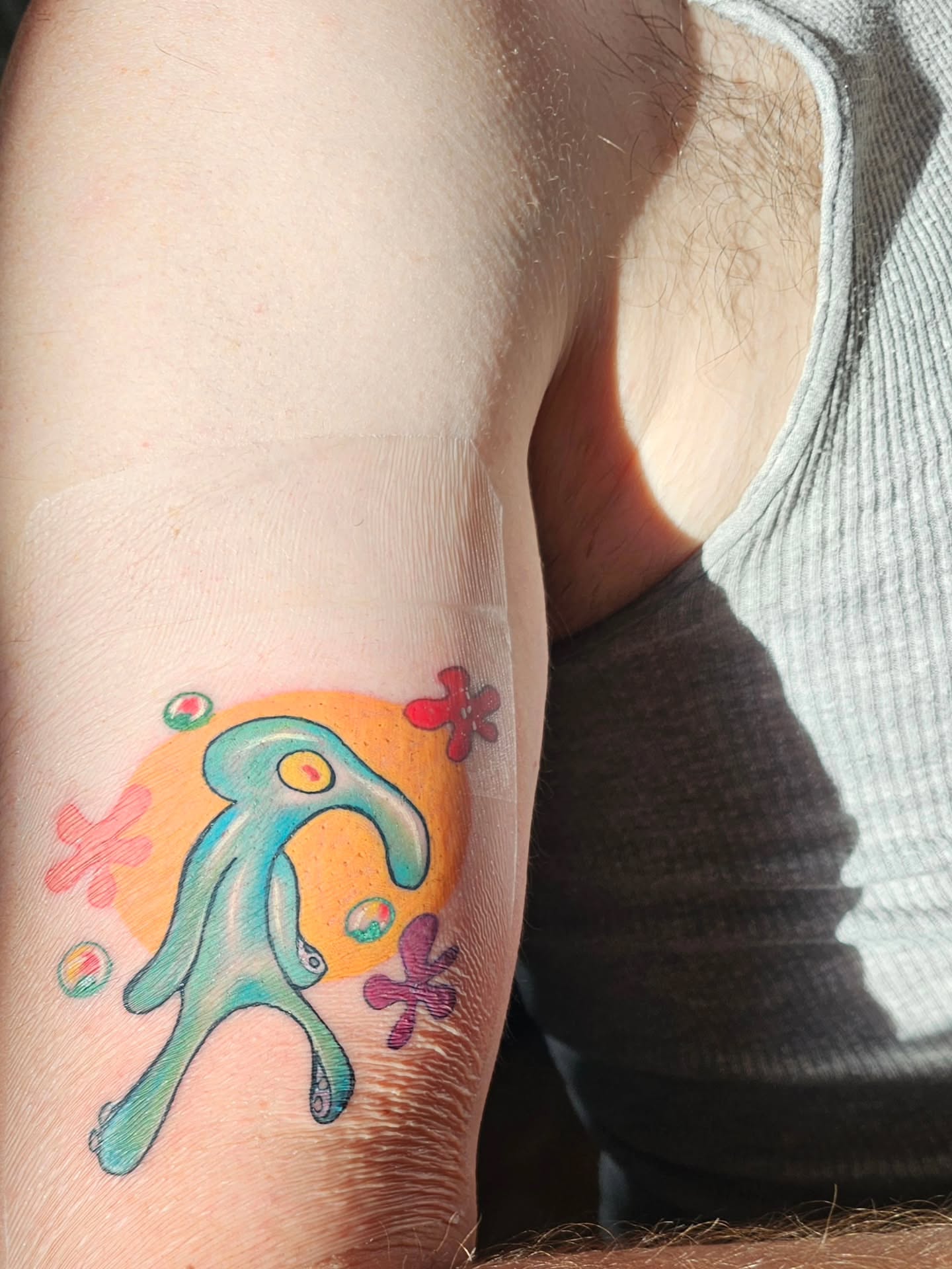 Squid-like creature new school tattoo on the forearm by Ari 💠🧜‍♂️🐟🎨🦑🐚💠