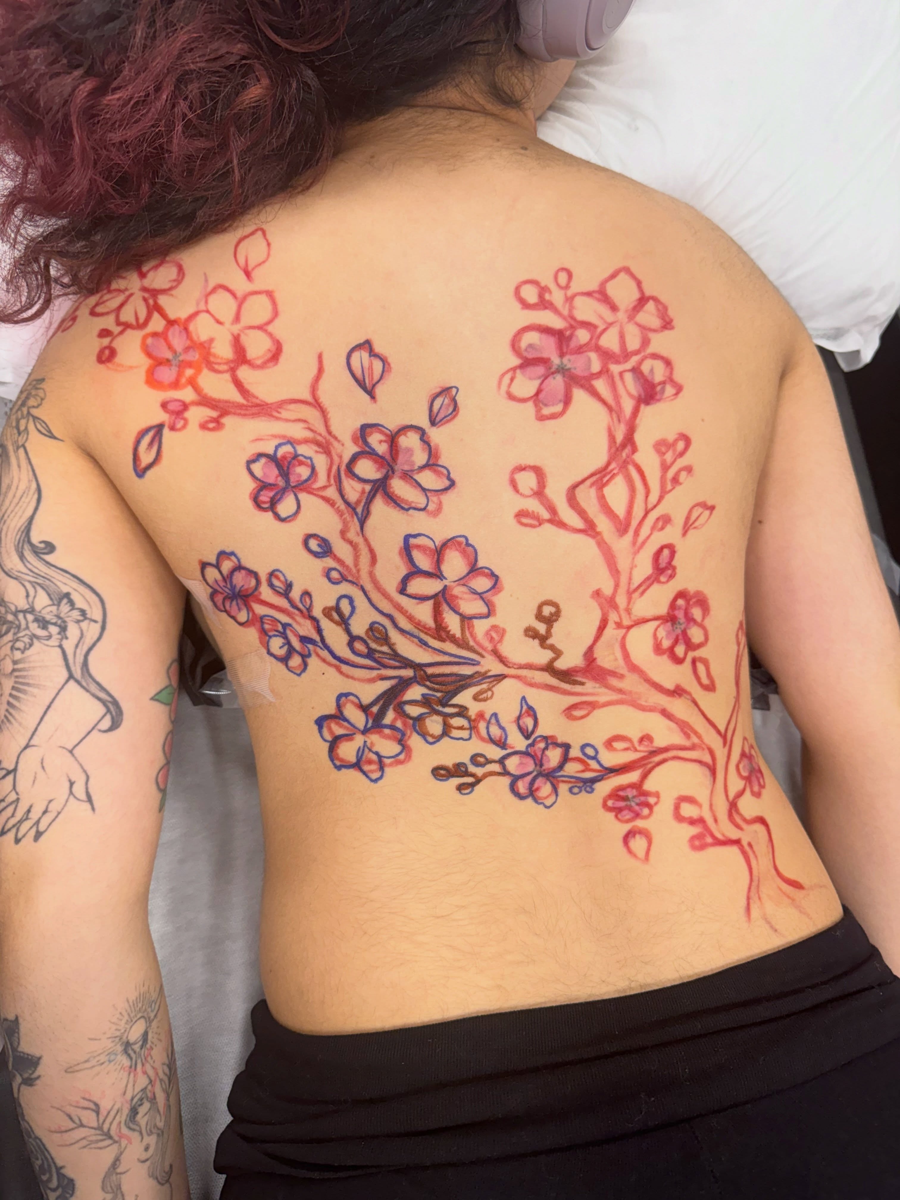 Tattoo by @taracrespitattoos โ dotwork