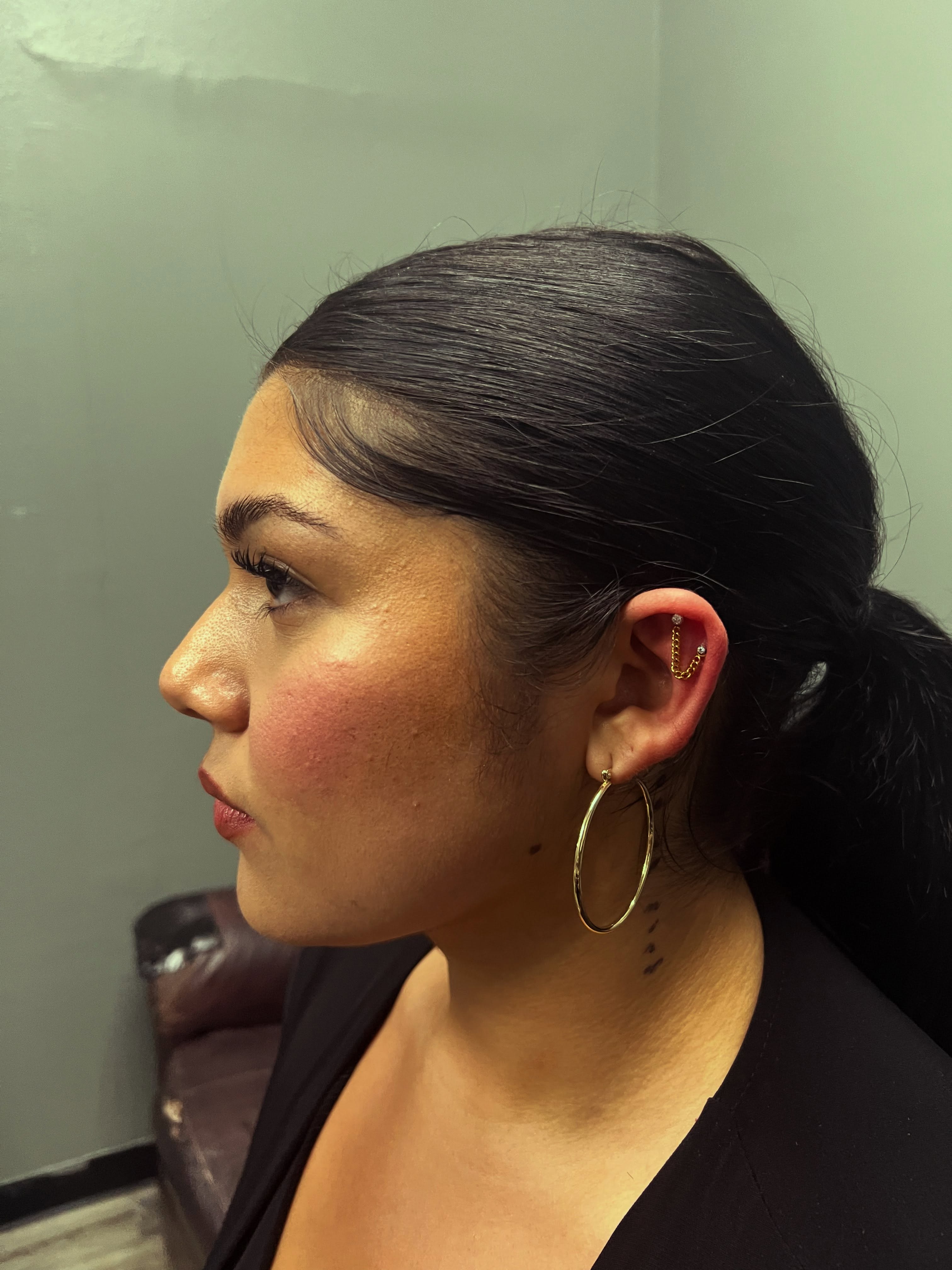 Ear piercing fine line tattoo by Renzoe_piercingz