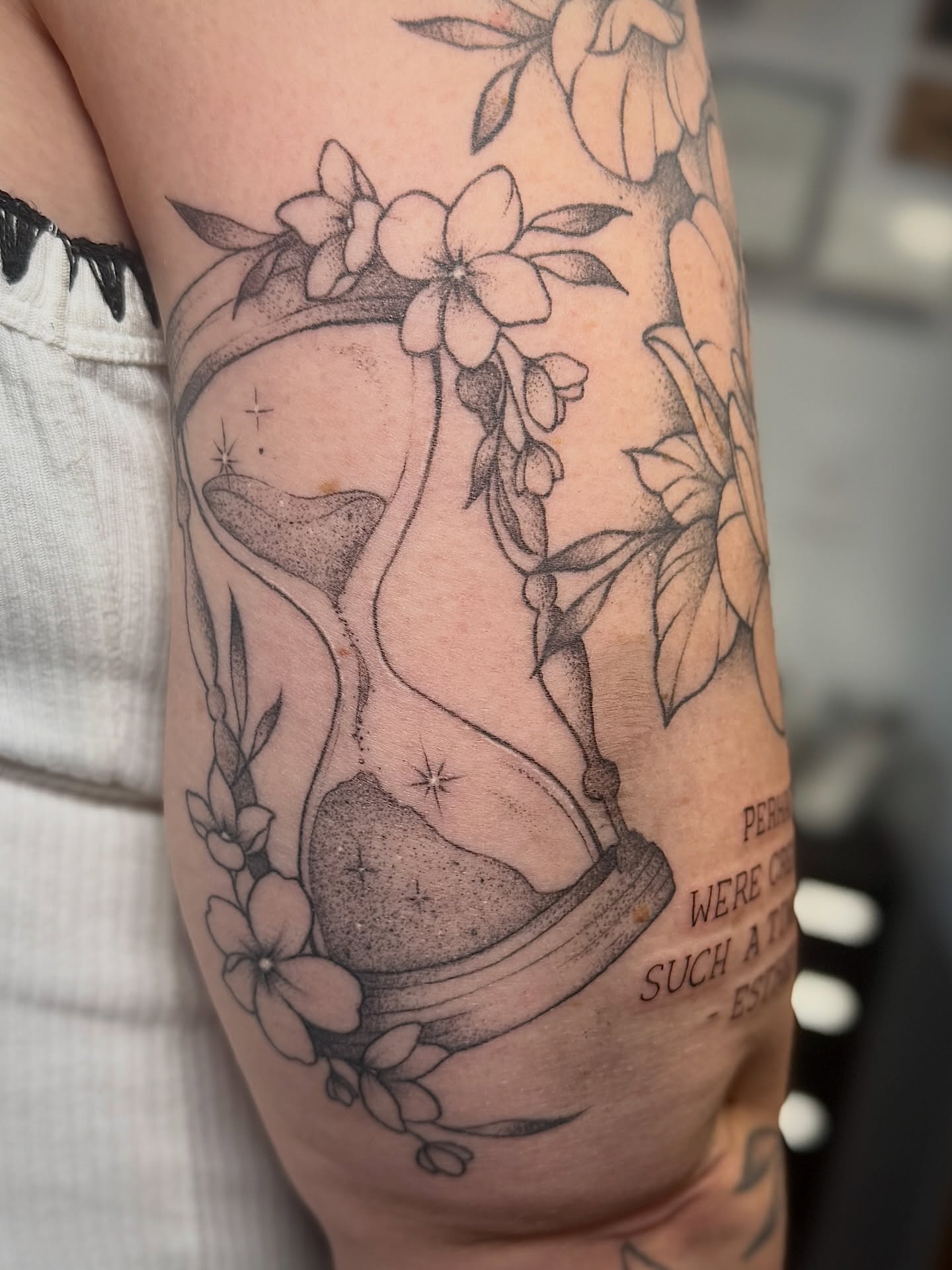 Hourglass and flowers dotwork tattoo on the forearm by 𝐀𝐝𝐫𝐢𝐞𝐥 𝐓𝐢𝐧𝐤𝐥𝐞𝐧𝐛𝐞𝐫𝐠 ⏾, Denison, Iowa