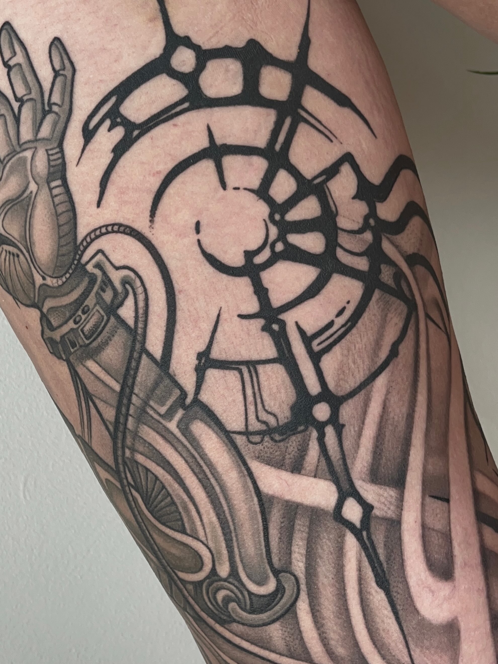 Tattoo by @samanthacastrovinci — geometric, black_and_grey