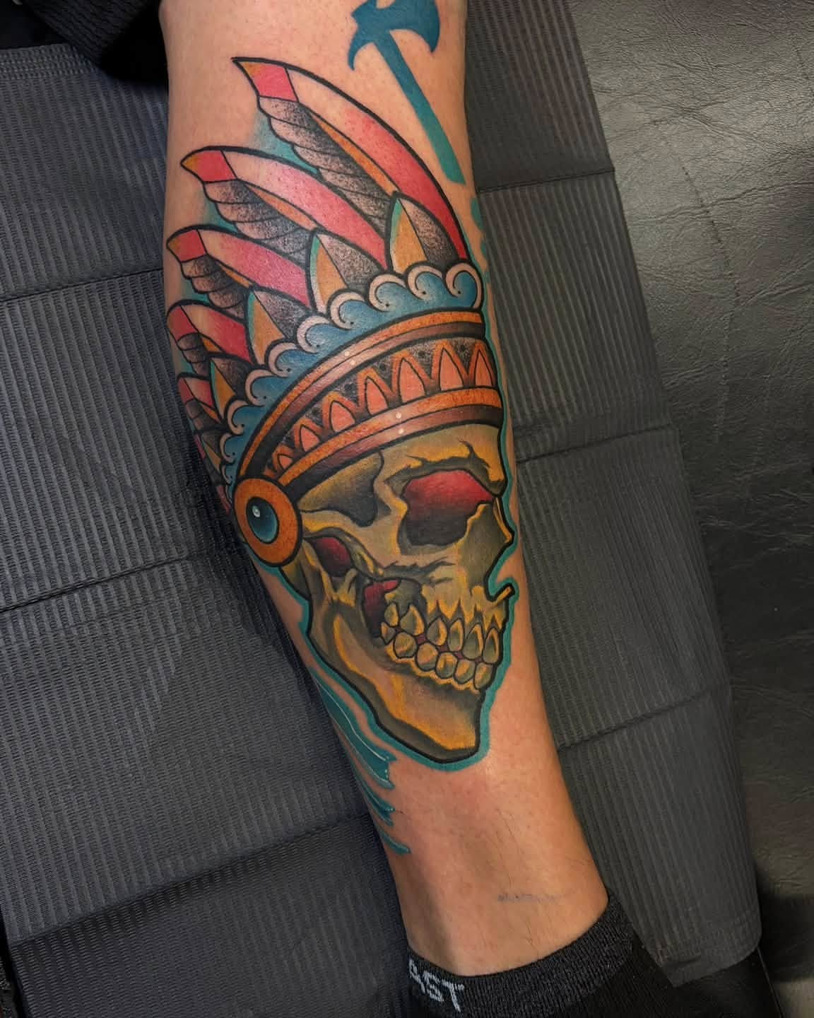 Tattoo by @elgoldoquetatua — american_traditional