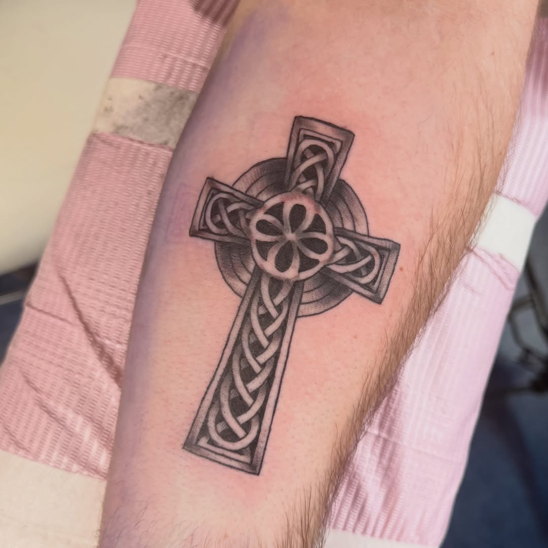 Tattoo by @gutterteeth — black_and_grey