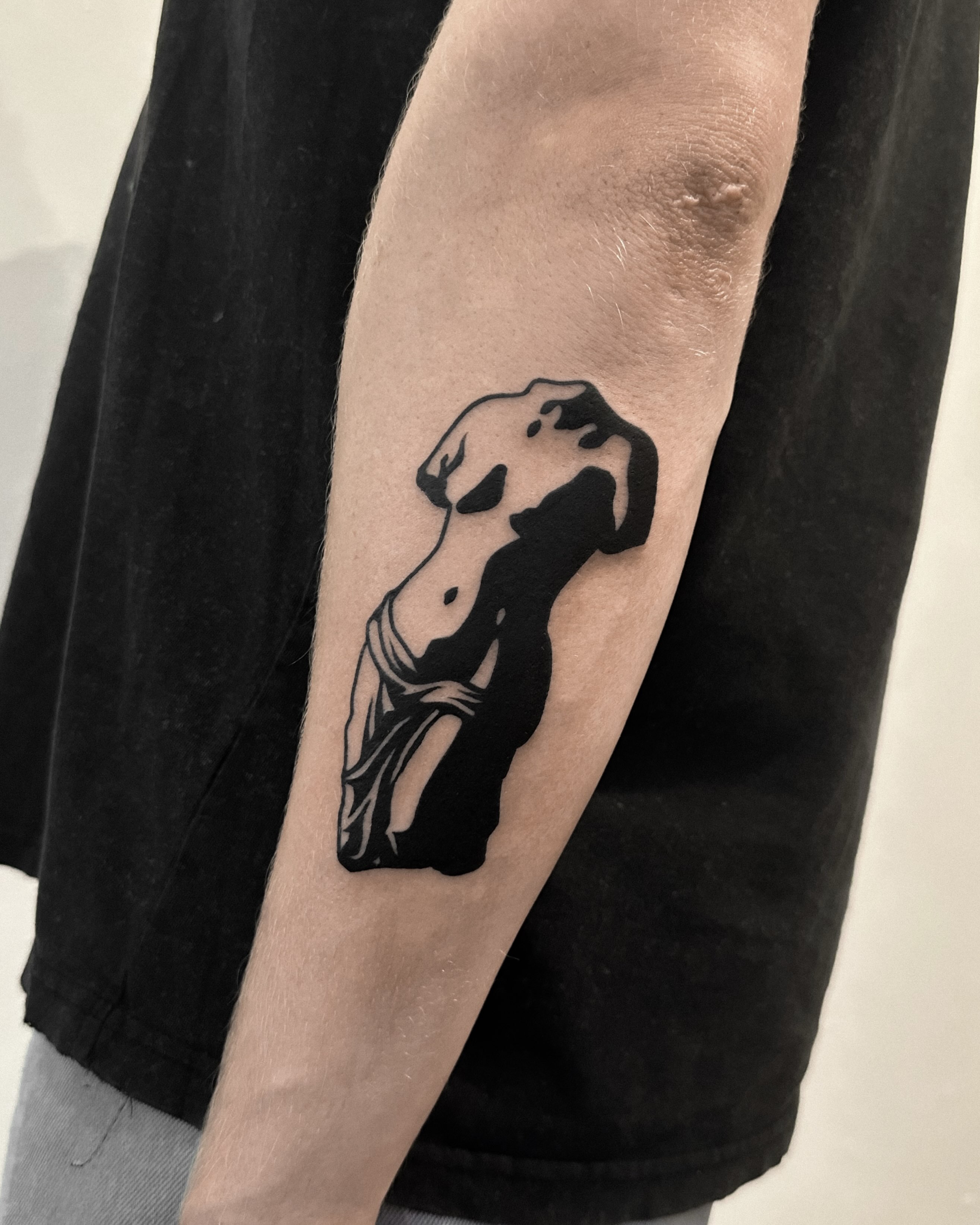 Tattoo by @beirxtt — black_and_grey