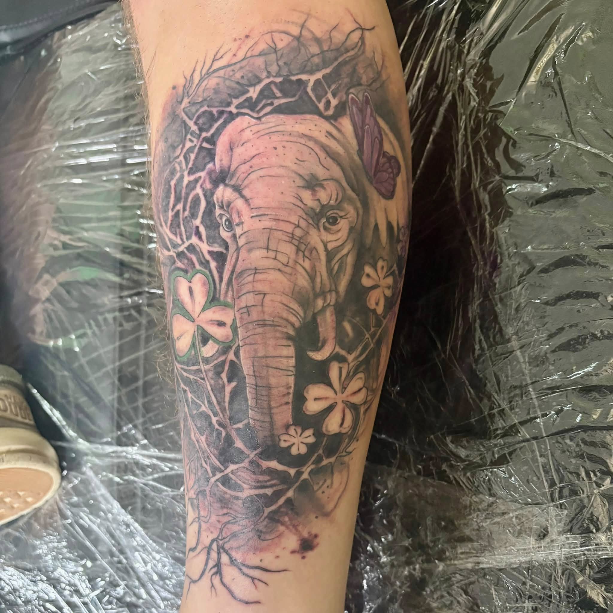 Tattoo by @danidemoart — realism, dotwork