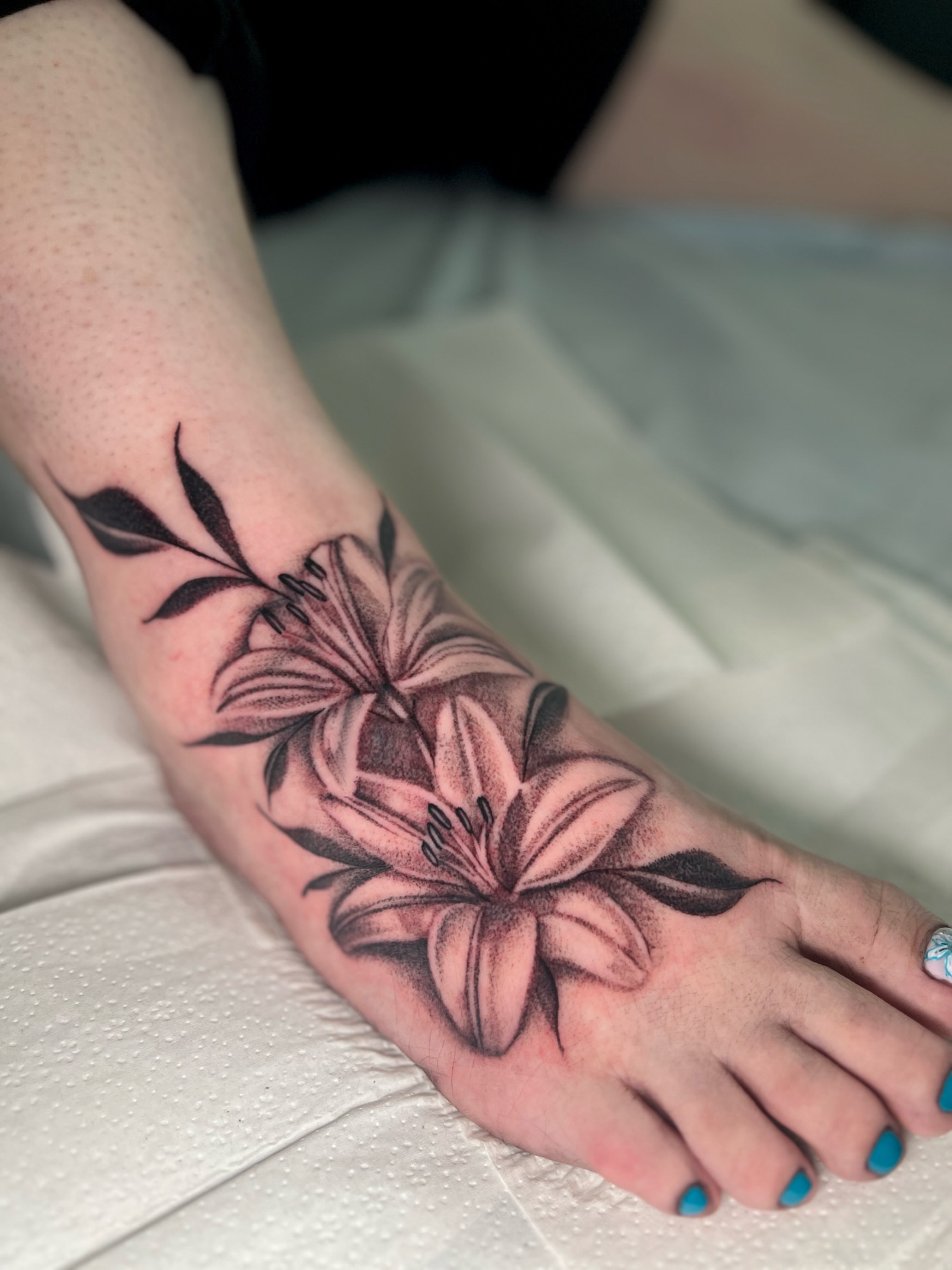 Lilies dotwork tattoo on the foot by ππππππ ππππππ - ππππ‘ππ₯ ππ¨π₯π’πππ«π’π¨π¬ π΅π