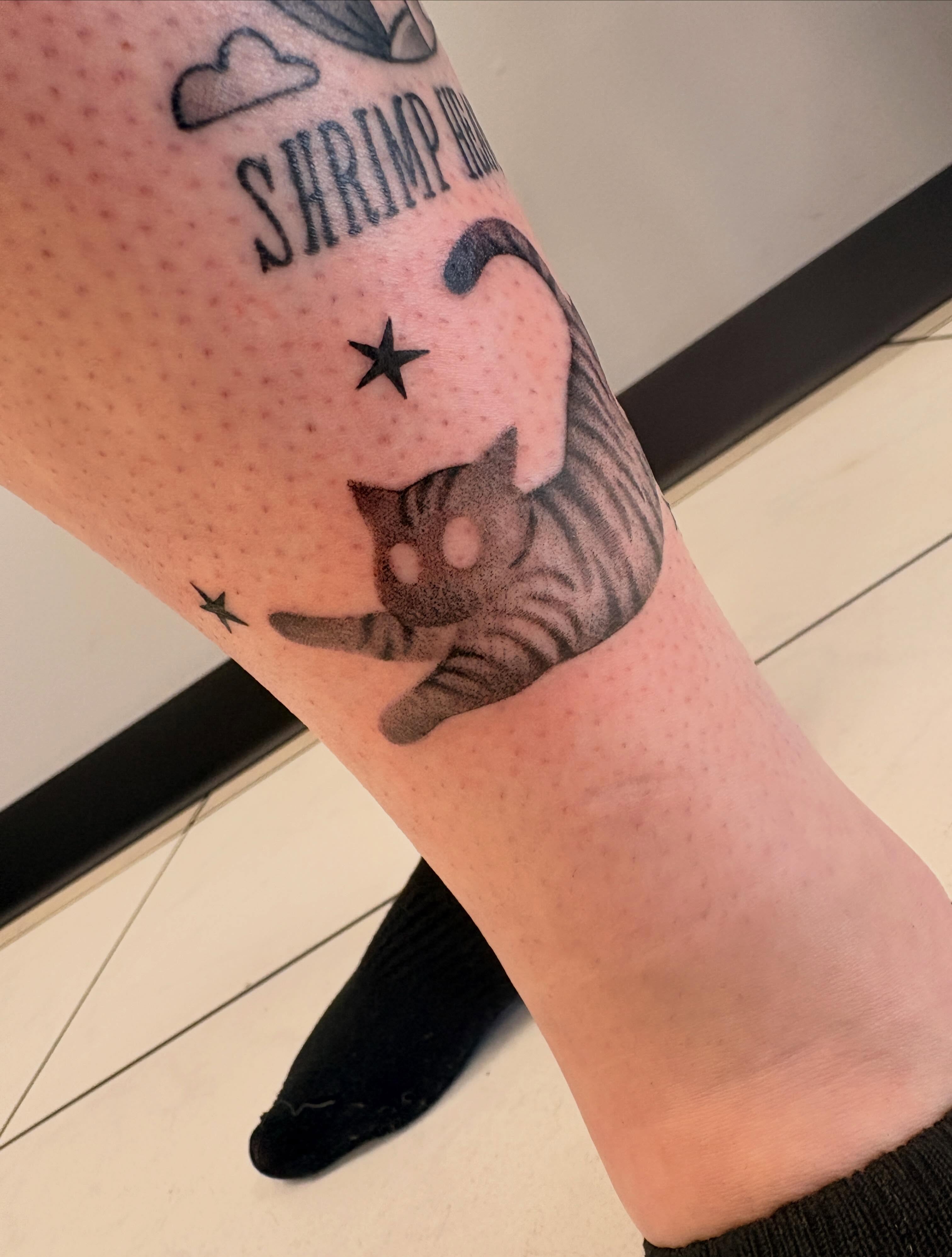 Tattoo by @shrimpfran โ dotwork