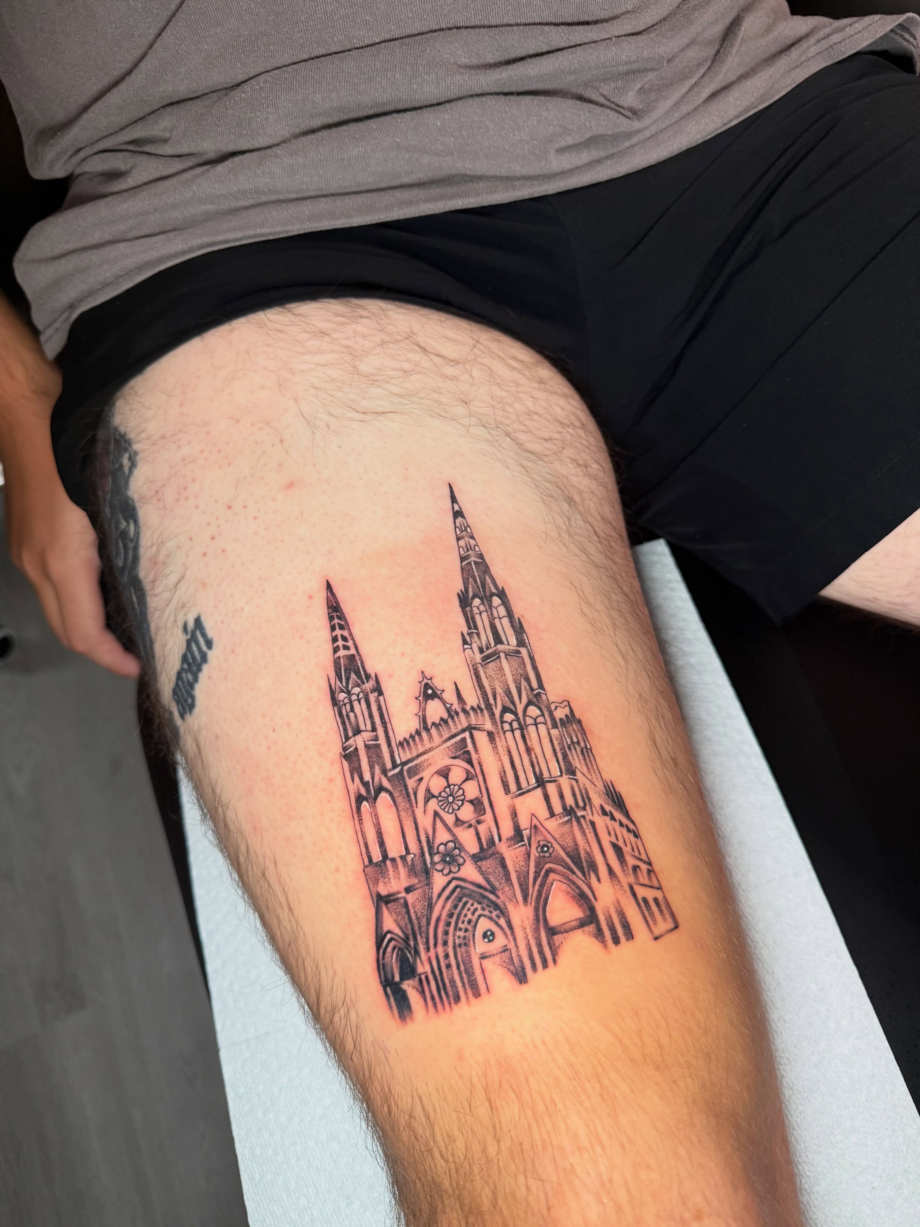 Gothic cathedral black and grey tattoo on the thigh by Steve - Tattoo Artist
