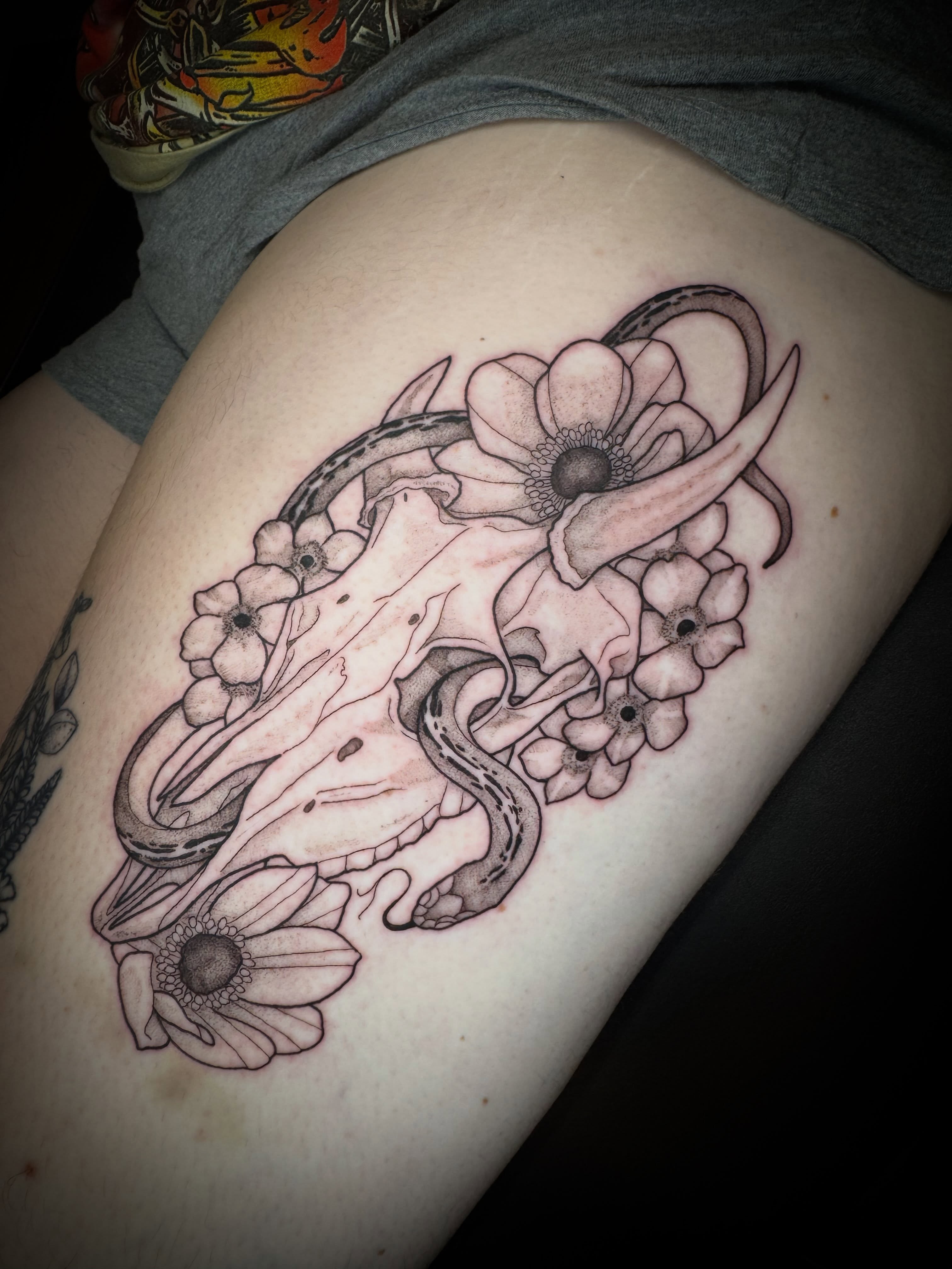 Tattoo by @alexcioppitattoos — black_and_grey