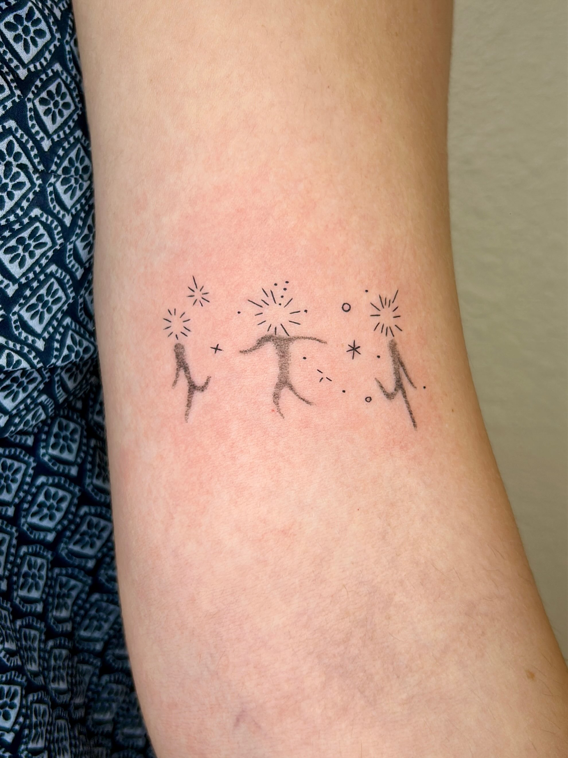 Tattoo by @tsuinami.tattoos — dotwork, minimalist