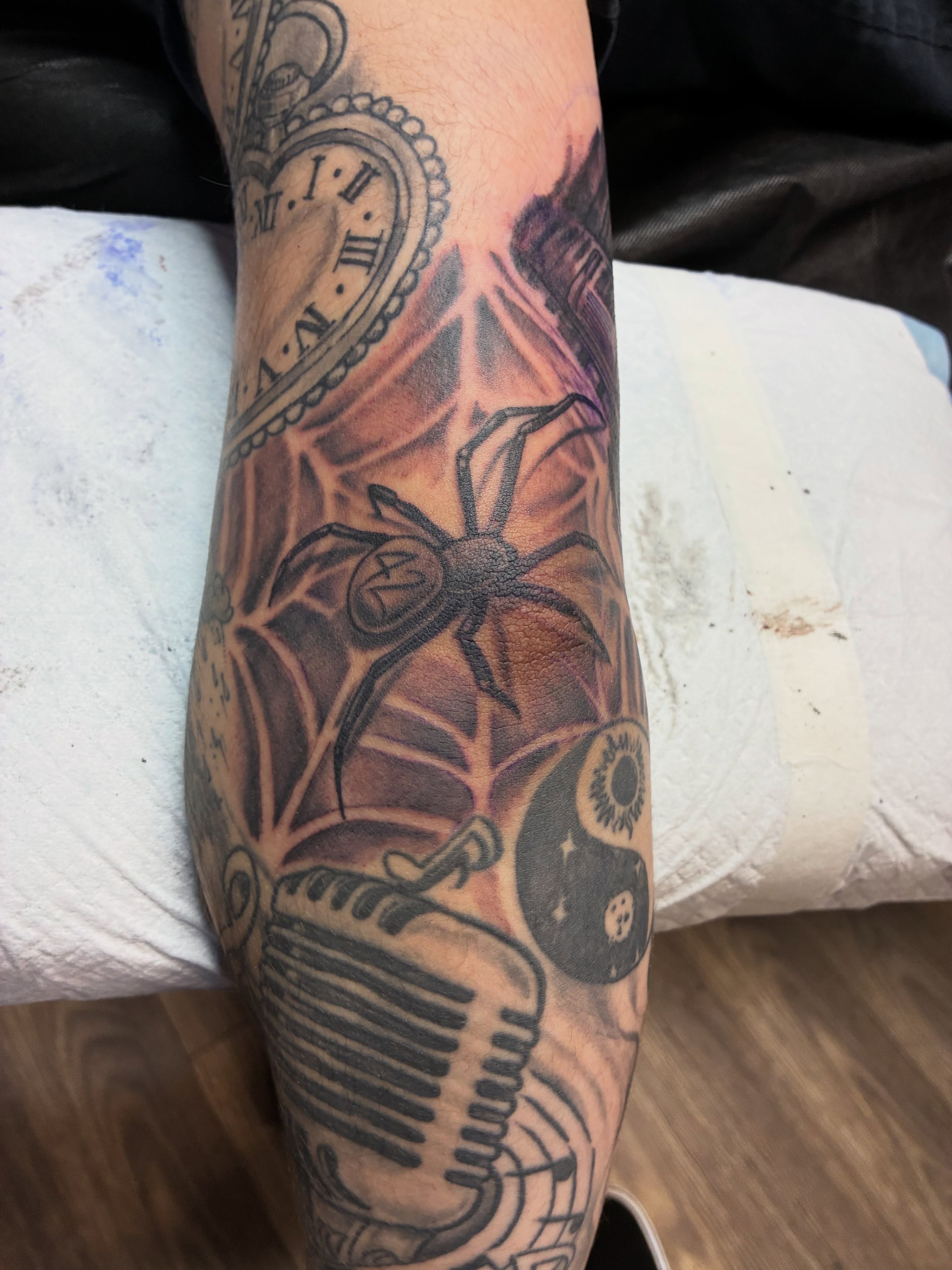 Tattoo by @kilinkstr14 — black_and_grey, realism