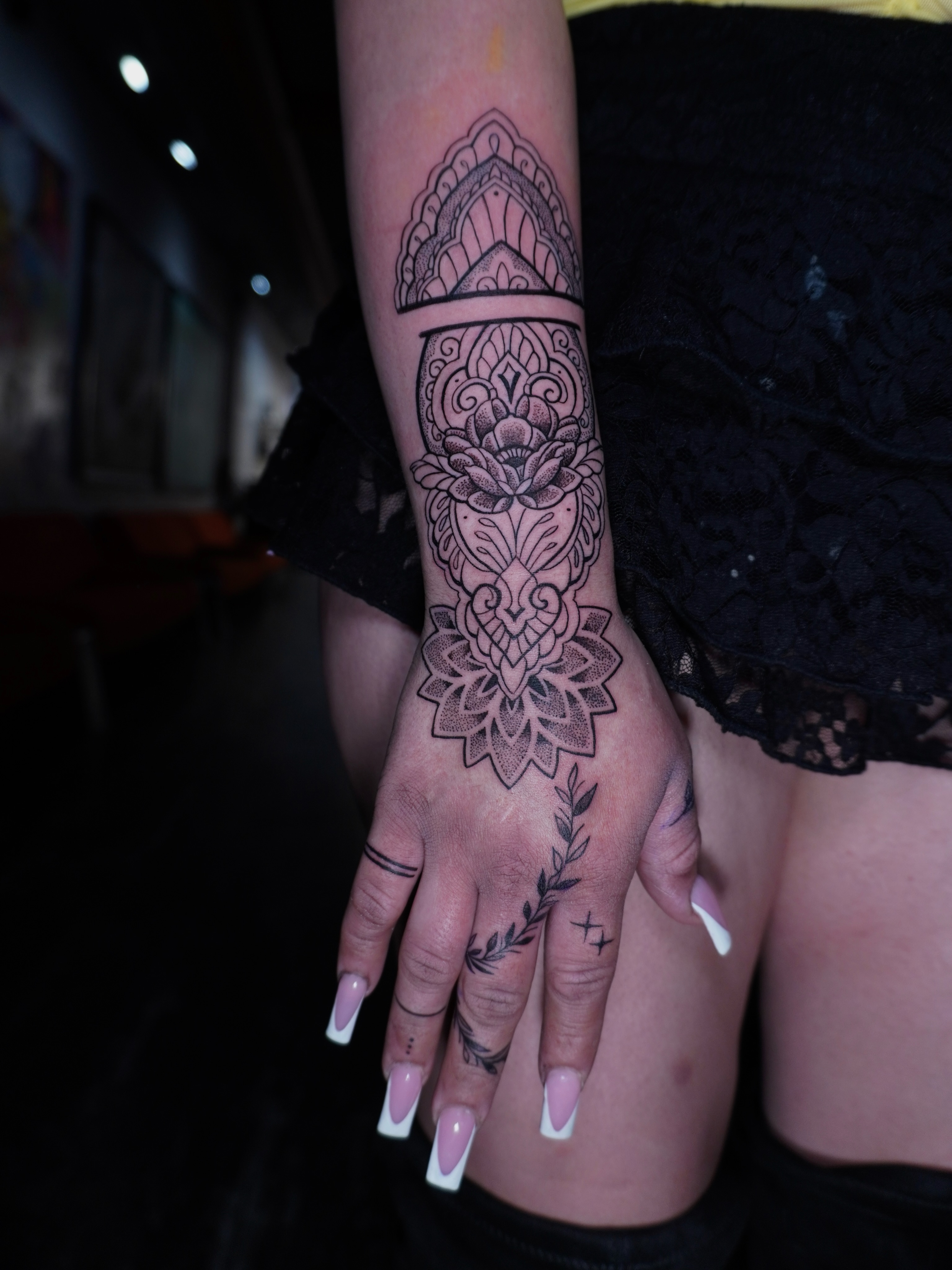 Tattoo by @santostefano.tattoo โ black_and_grey, ornamental