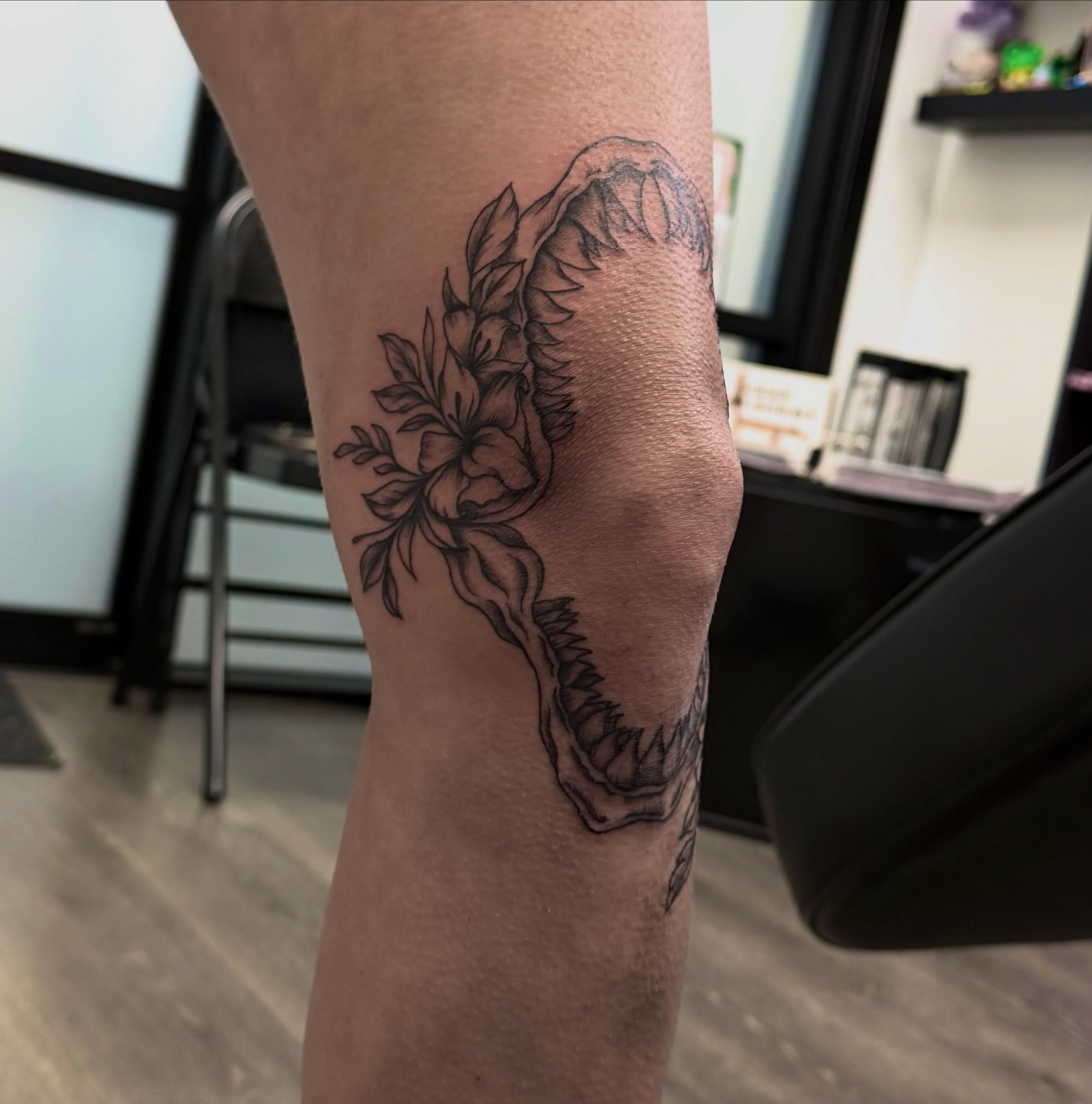 Tattoo by @diamondphoenix_ — black_and_grey