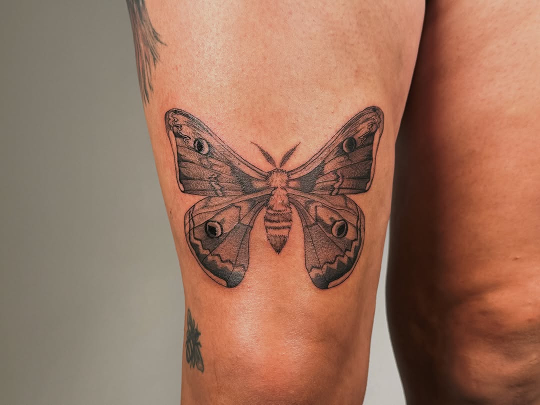 Moth realism tattoo on the thigh by Paulina Vazquez