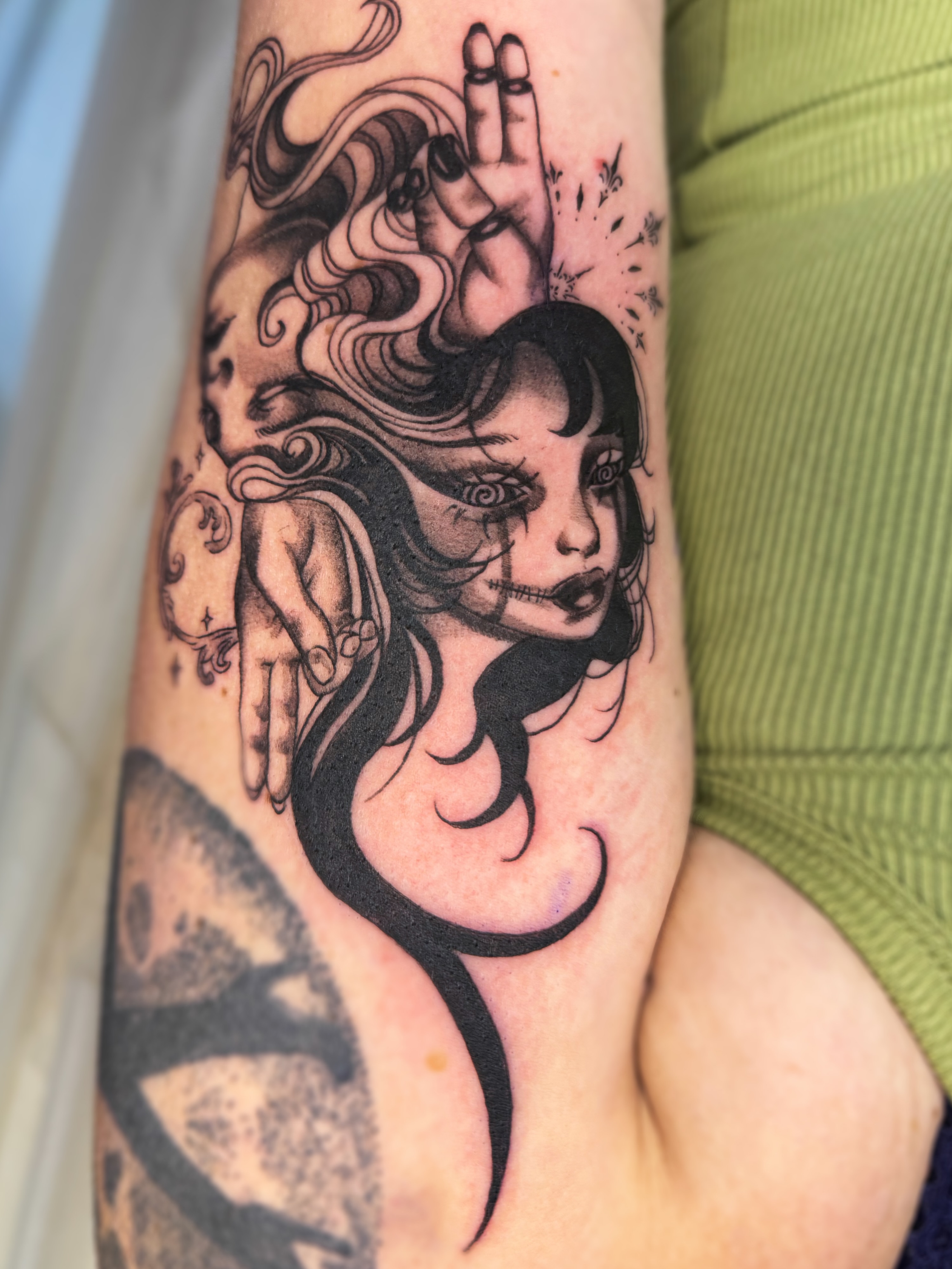 Tattoo by @sombra.miel — black_and_grey, realism