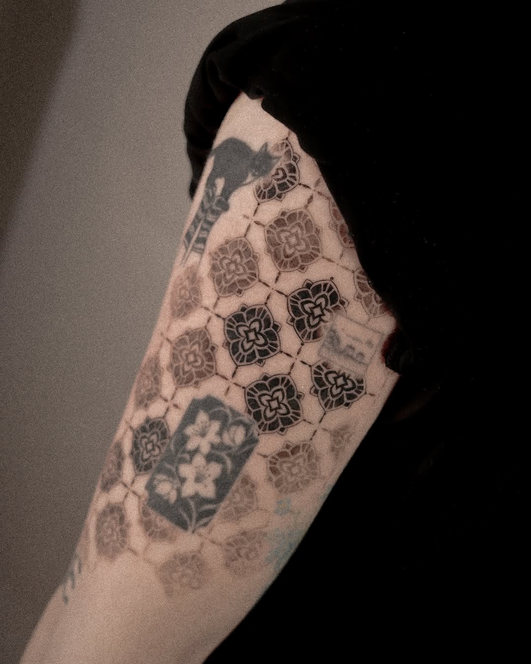 Geometric pattern geometric tattoo on the forearm by Easy