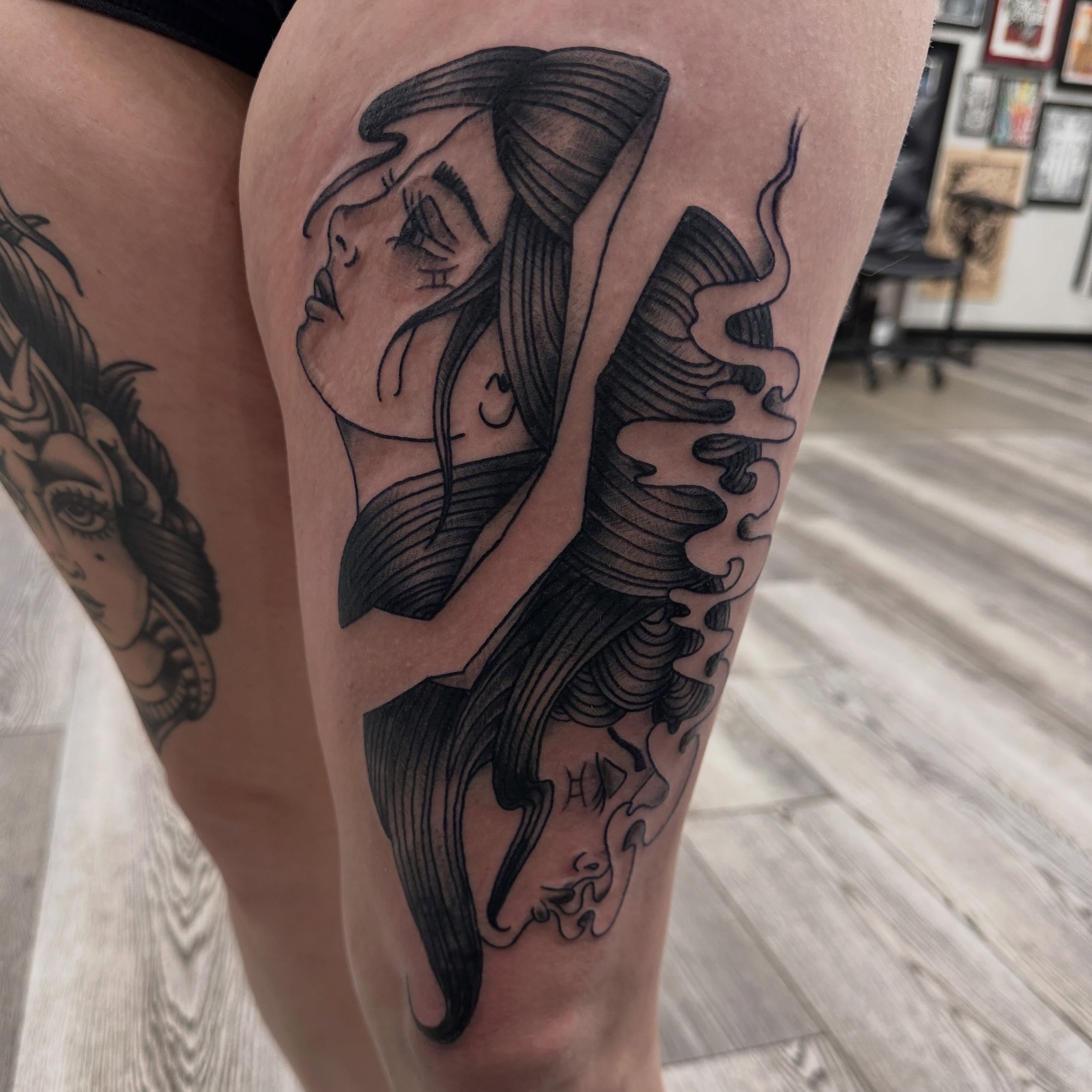 Mermaid realism tattoo on the thigh by Fil Ponte